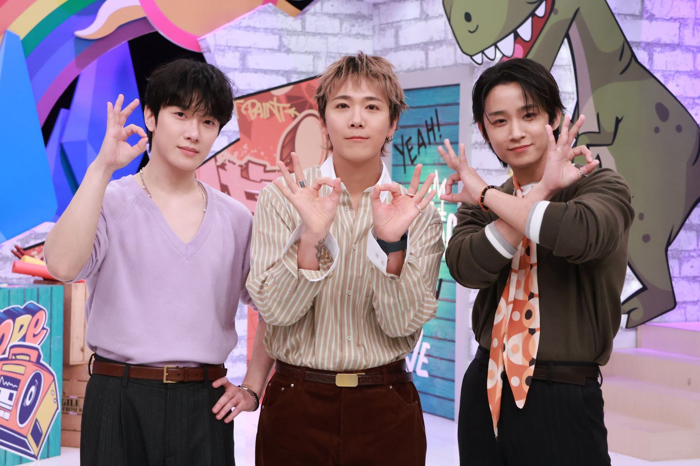 FTIsland將在週末開演唱會，趁空檔上節目錄影。（中天提供）