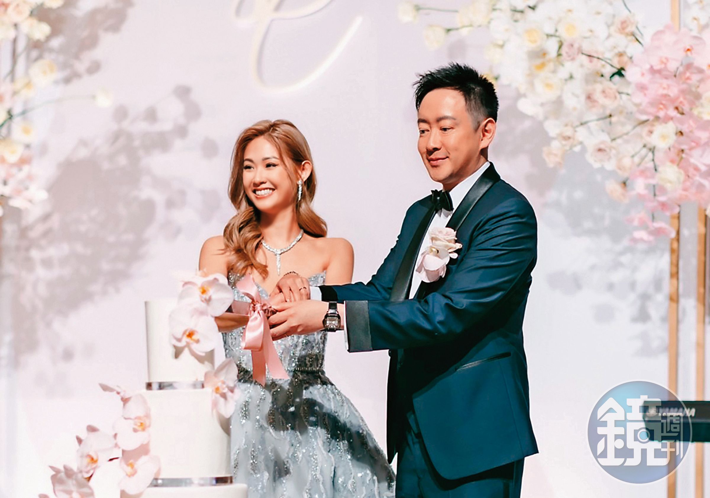 身為板橋林家最後一個黃金單身漢,林知蔚(右)終於成婚,對象是交往多年的17平台網路明星盧芃宇(左)。(讀者提供)