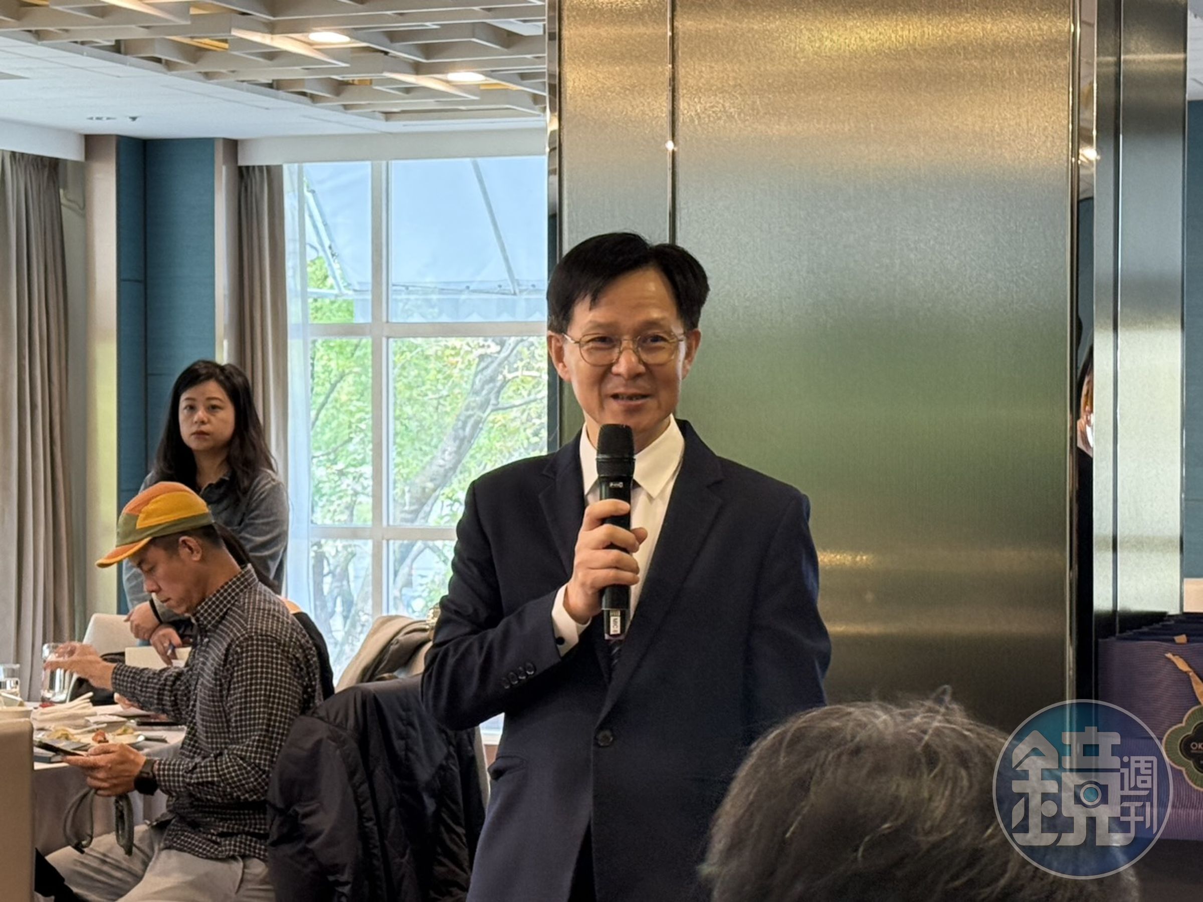 聖暉業務佈局多元,包含封測、晶圓代工、資料中心、醫療、物流等領域都有所著墨,藉此分散重押單一市場風險。(圖為聖暉總經理賴銘崑)