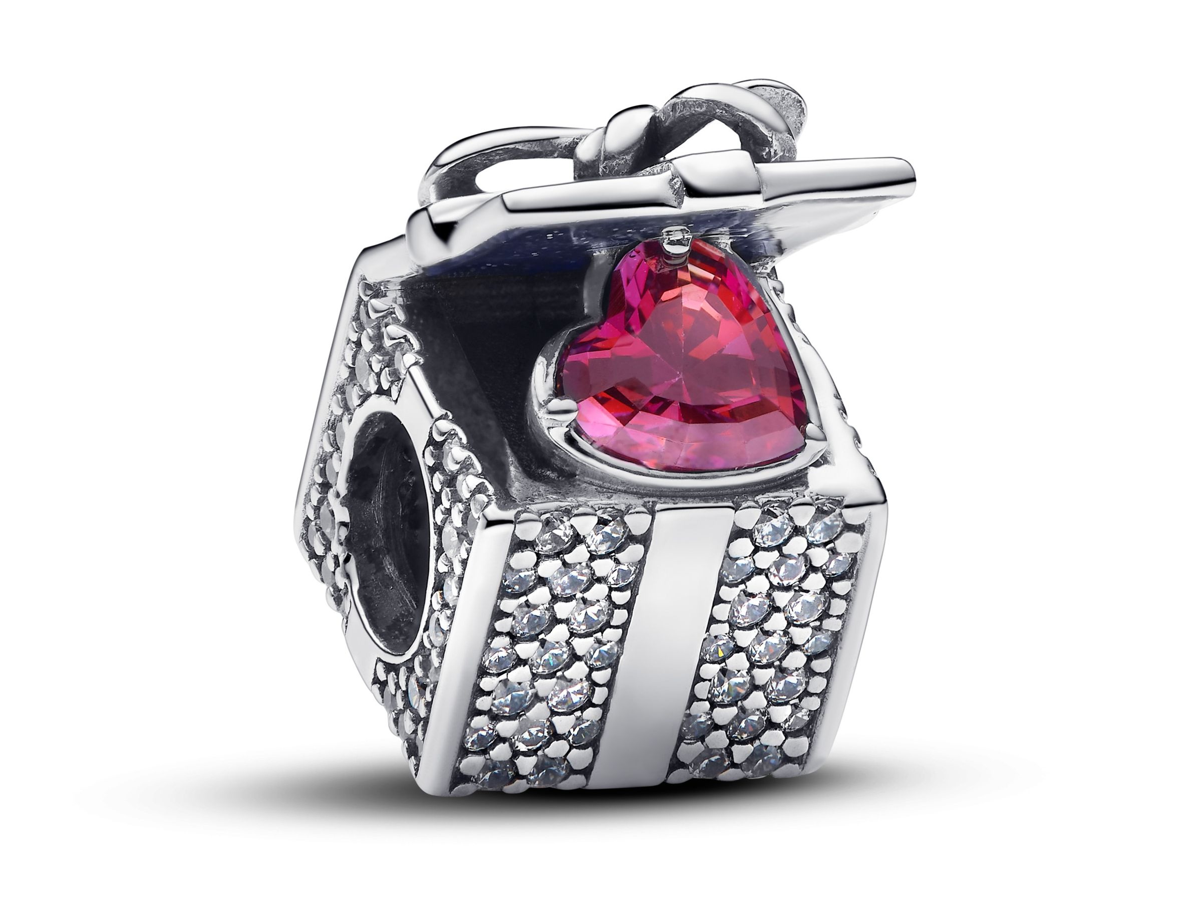 璀璨禮盒串飾。NT$2,880(PANDORA提供)