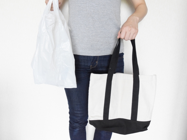 作家黃大米分享朋友觀察表示，有些富豪日常只穿簡樸的Polo衫，並不崇尚全身名牌。（示意圖，photoAC）