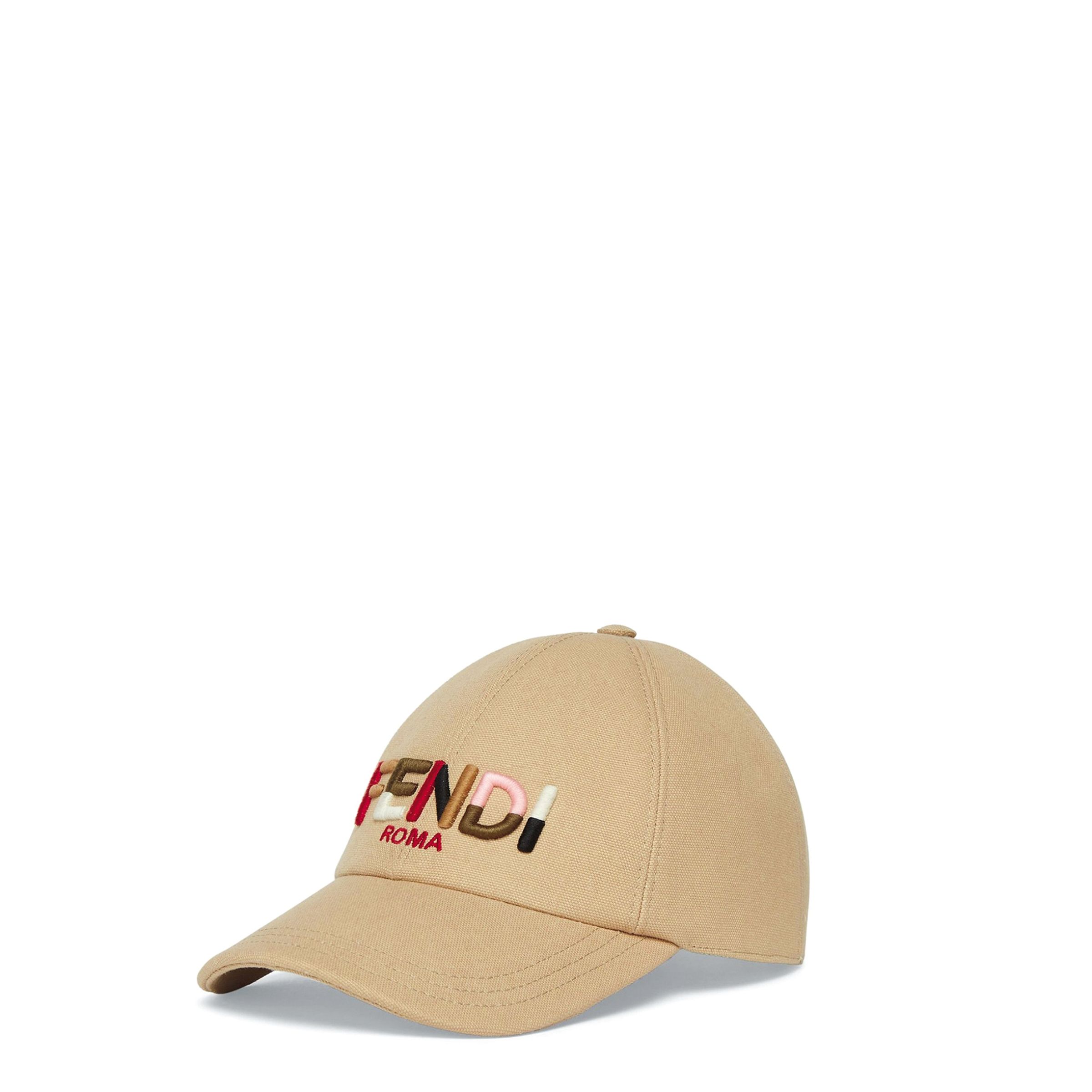 七夕情人節限定系列多彩logo棒球帽，T$19,400。（FENDI提供）