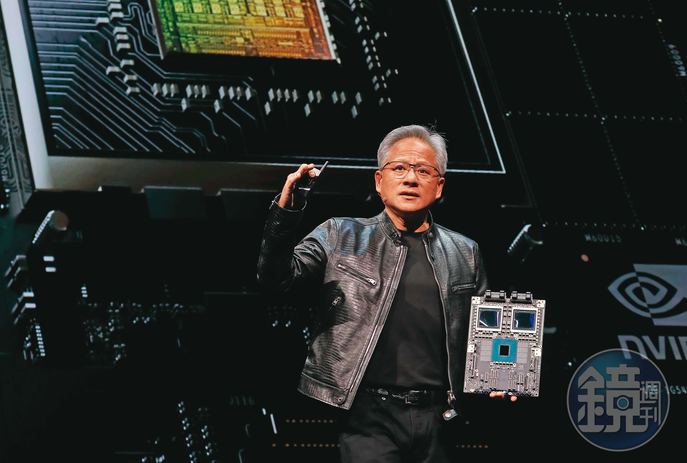 由輝達(nVidia)所引爆的AI晶片競賽,帶動了CoWoS等先進封裝技術龐大需求。(圖為輝達執行長黃仁勳)。