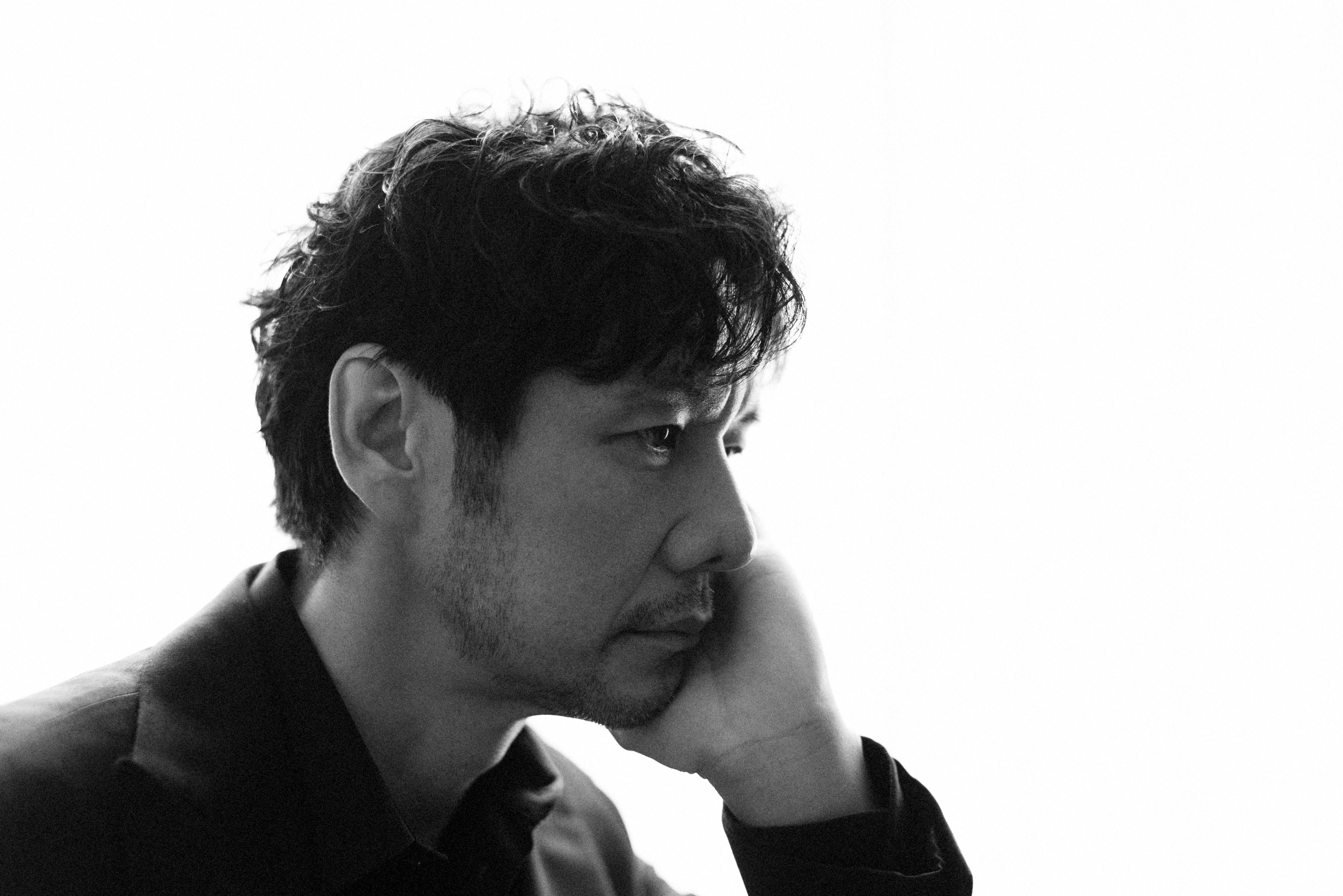 西島秀俊可以演出對外有好幾道牆的性格與角色,不過他其實是一個很溫暖,對周遭有著好奇與關注的男子。