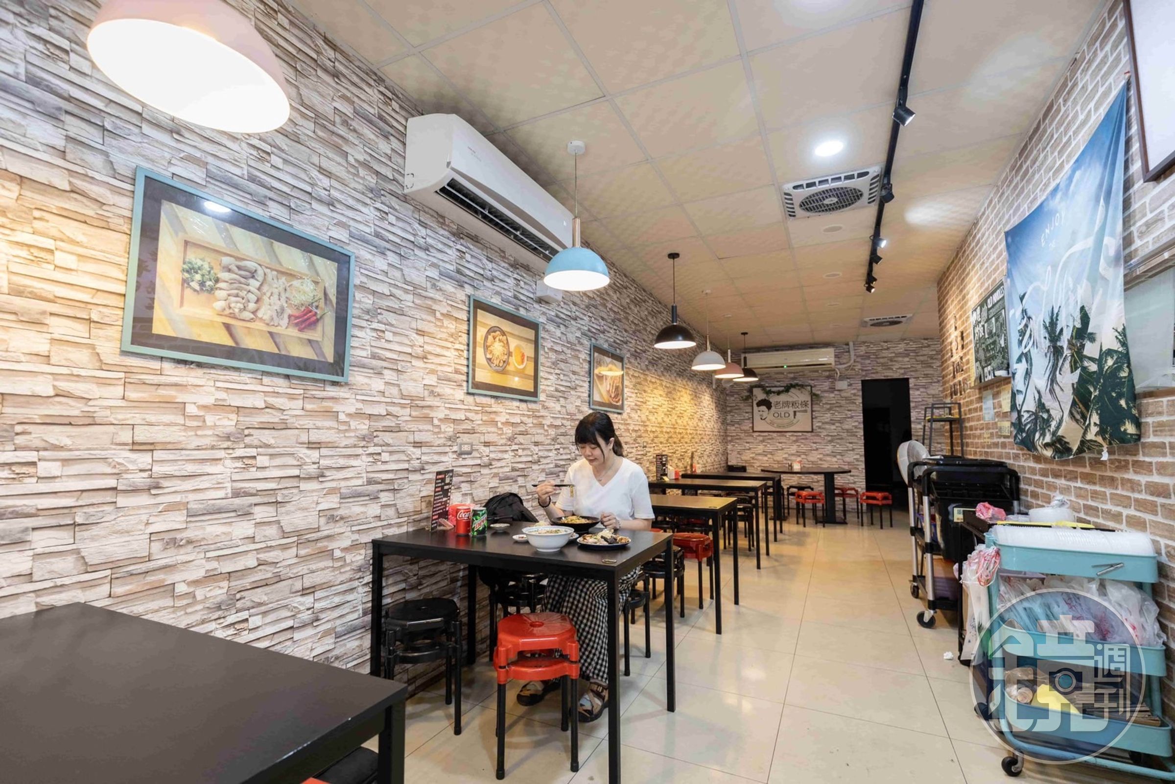 店內乾淨寬敞，用餐環境頗舒適。