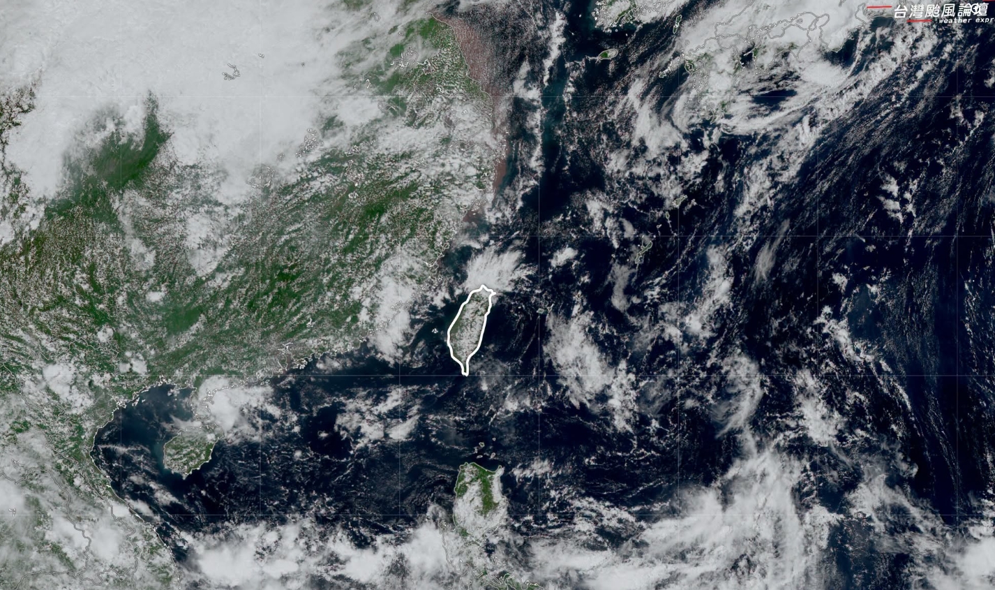 首波東北季風報到雲圖曝光。(翻攝自「台灣颱風論壇|天氣特急」臉書)