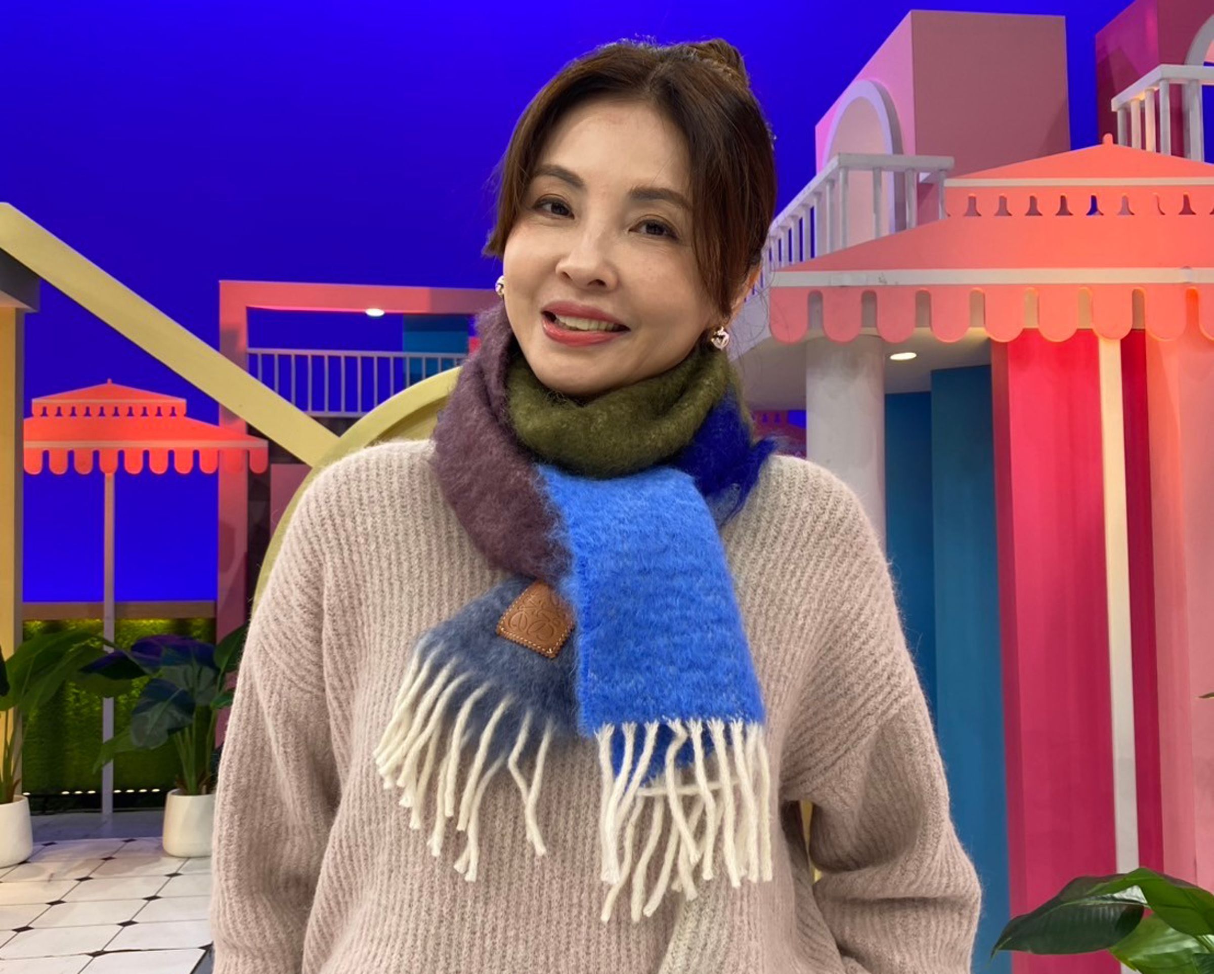 何如芸學滑雪花了30萬元添購裝備。(緯來提供)