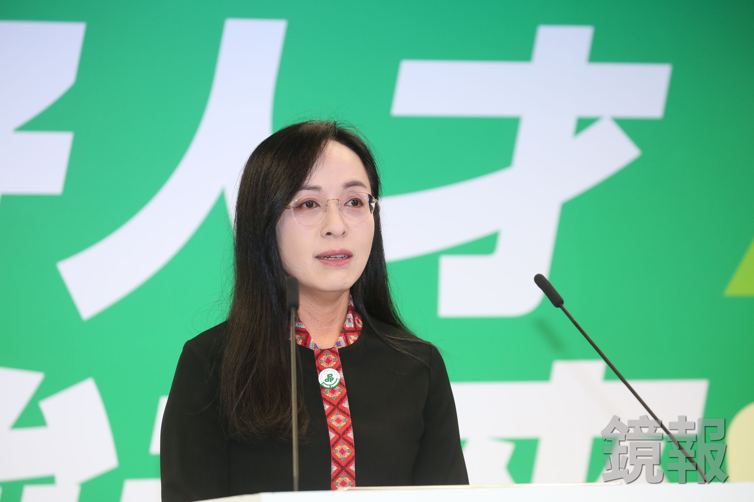 陳瑩邀請蔣萬安就松機遷移相關議題及政策，當面公開討論或辯論，盼利弊得失能越辯越明。（鏡報董孟航）