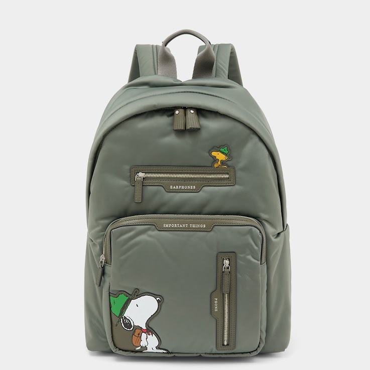 Snoopy尼龍包系列後背包。NT$29,580（CLUB DESIGNER提供）