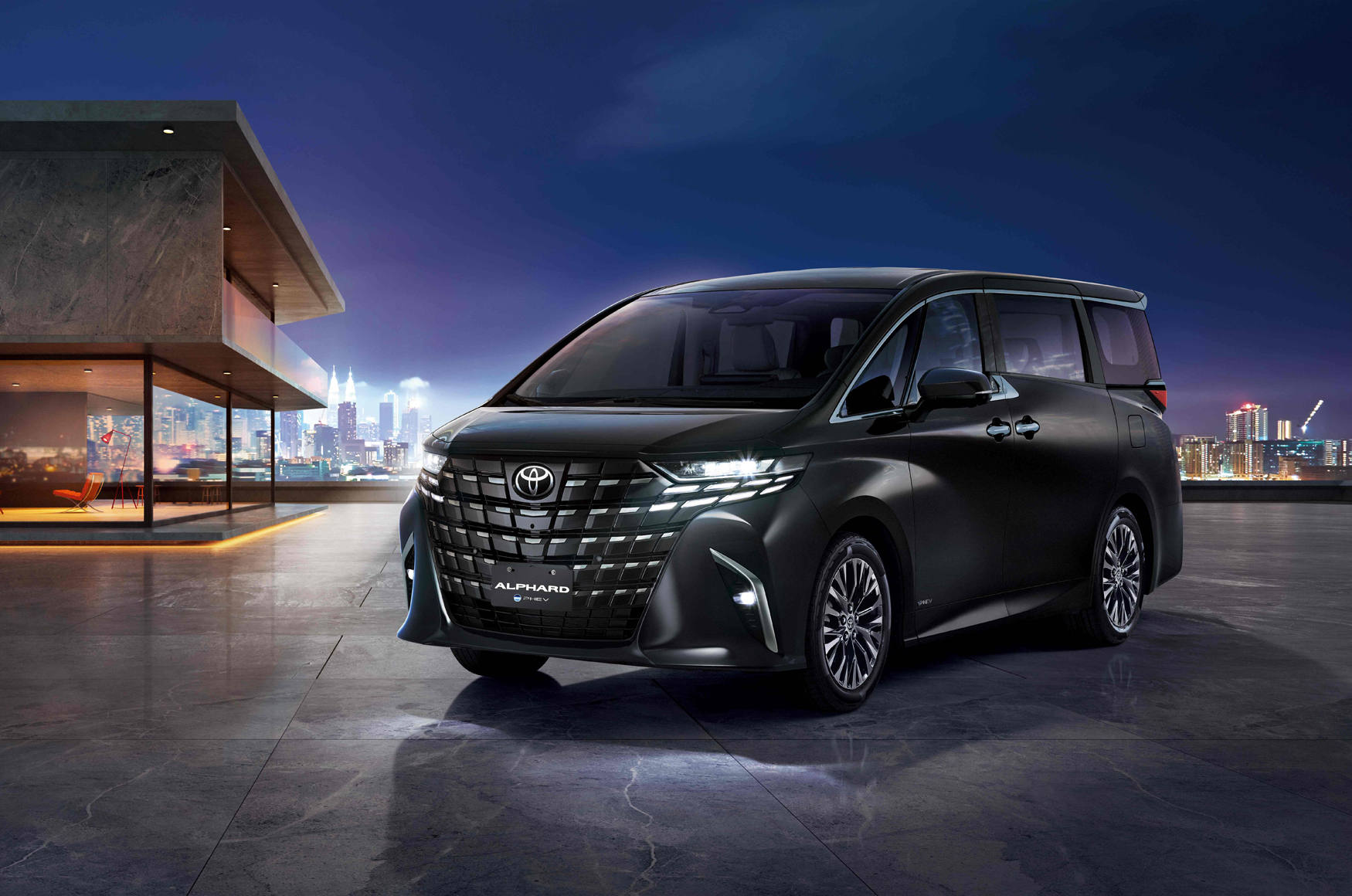 【新車登場】豪華不只是排場！Alphard PHEV 的靜謐感，重新定義頂級舒適