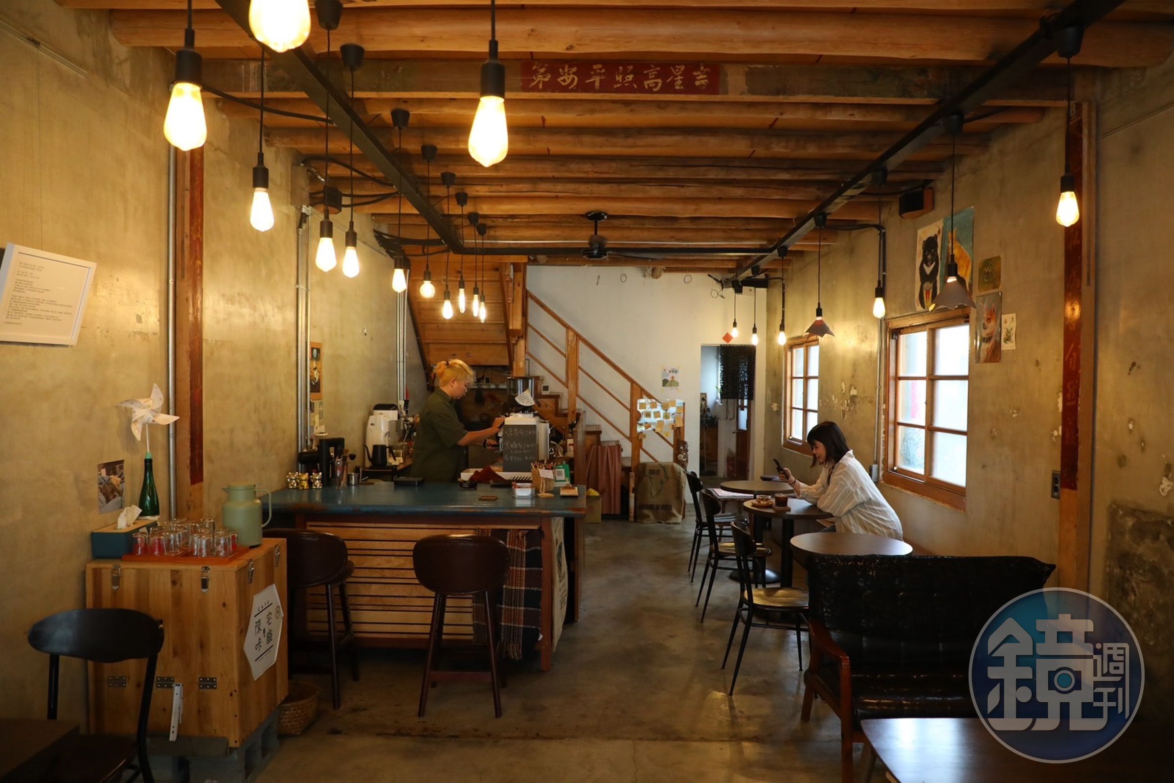 「陳宅CAFÉ」將老屋打通，經過歲月洗禮，依舊沉穩、安心的空間一目瞭然。