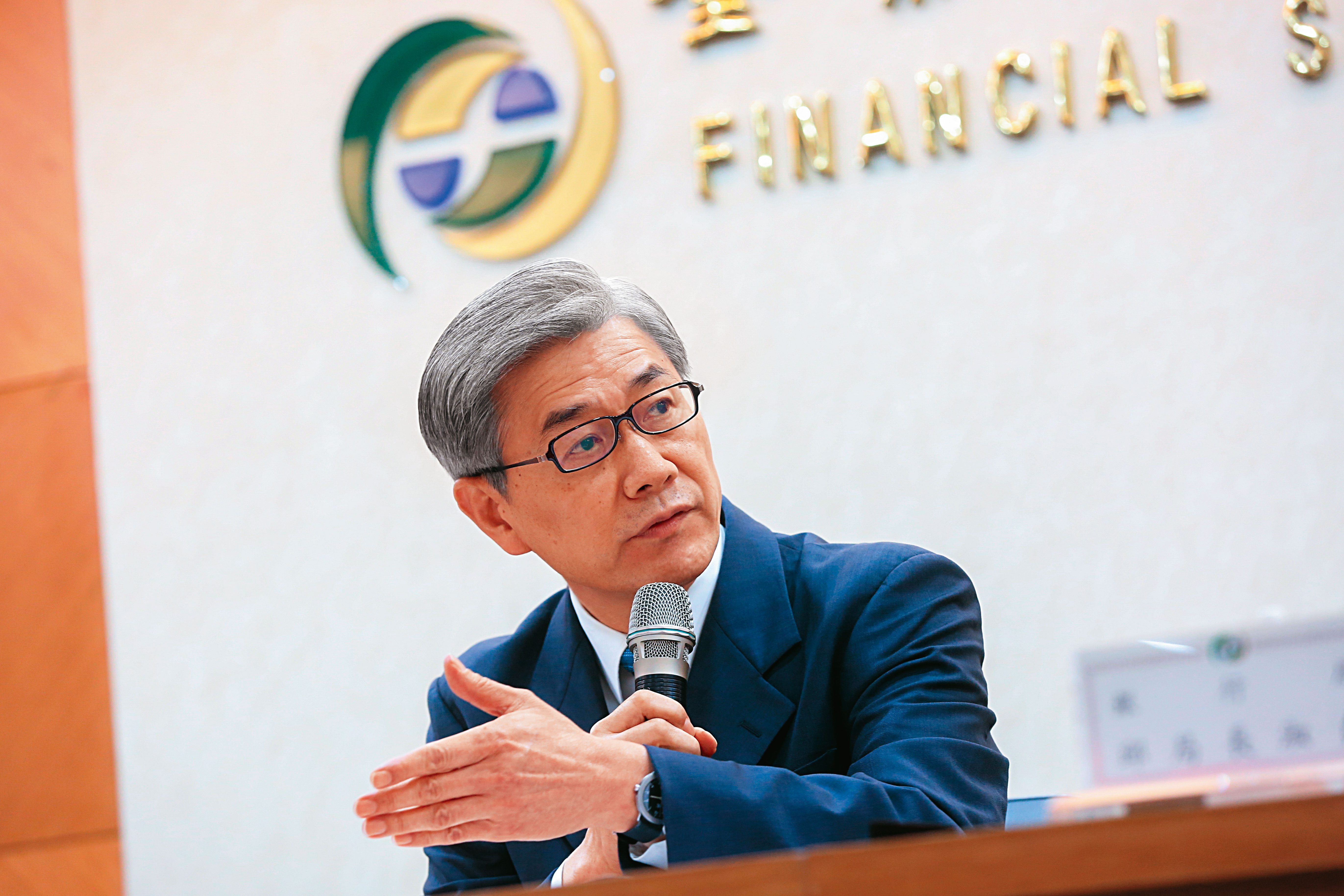 金管會將在今年底啟動不動產專案金檢。圖為金管會主委黃天牧。