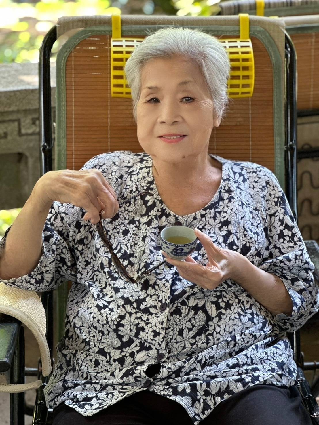 素珠阿姨曬出近照，和粉絲打招呼。（翻攝自吳素珠臉書）