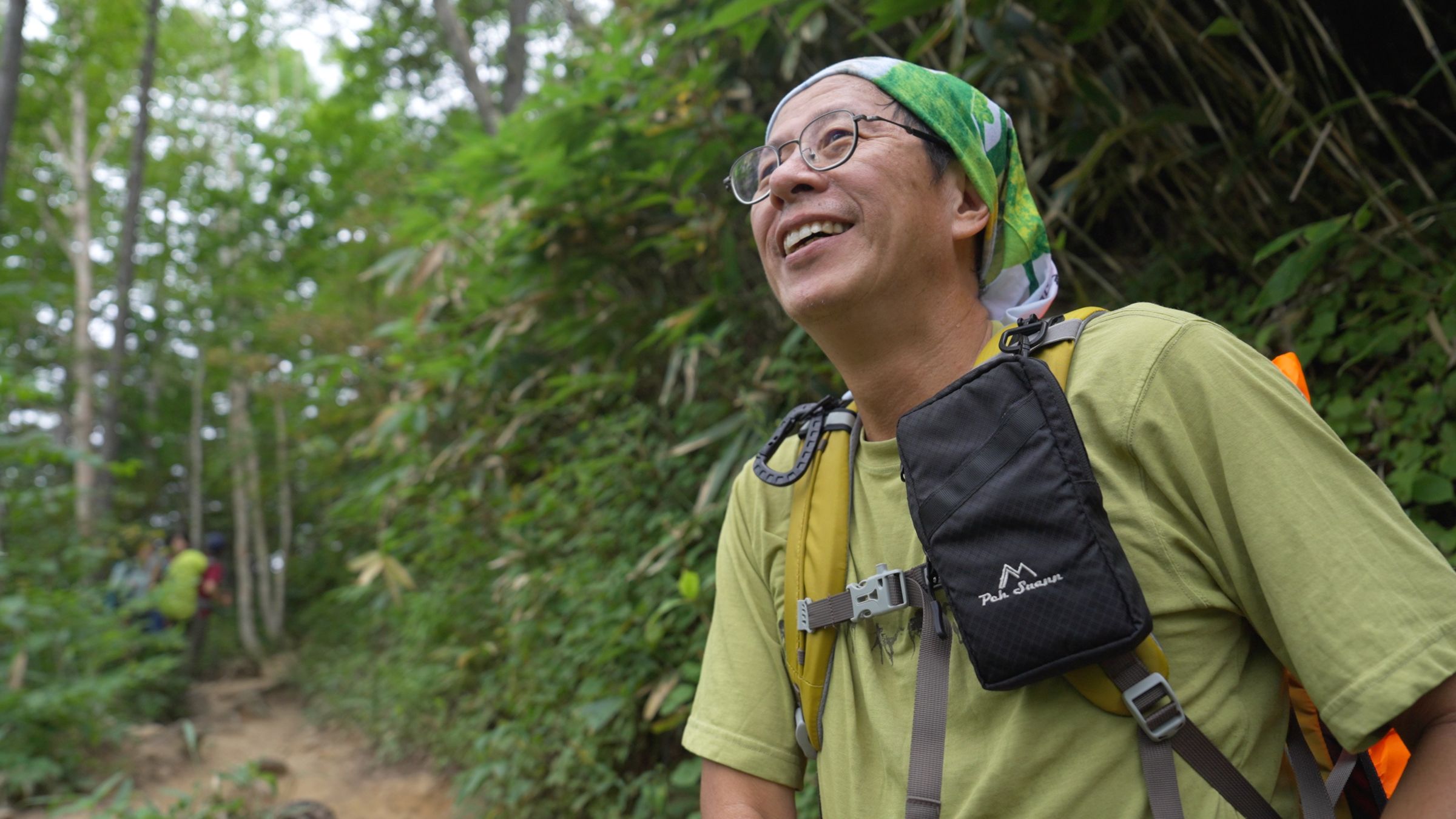 劉克襄登上日本燕山,如入寶山,心情十分愉快與激動,終於明瞭鹿野忠雄當年的心情。(公視《藝術很有事》提供)