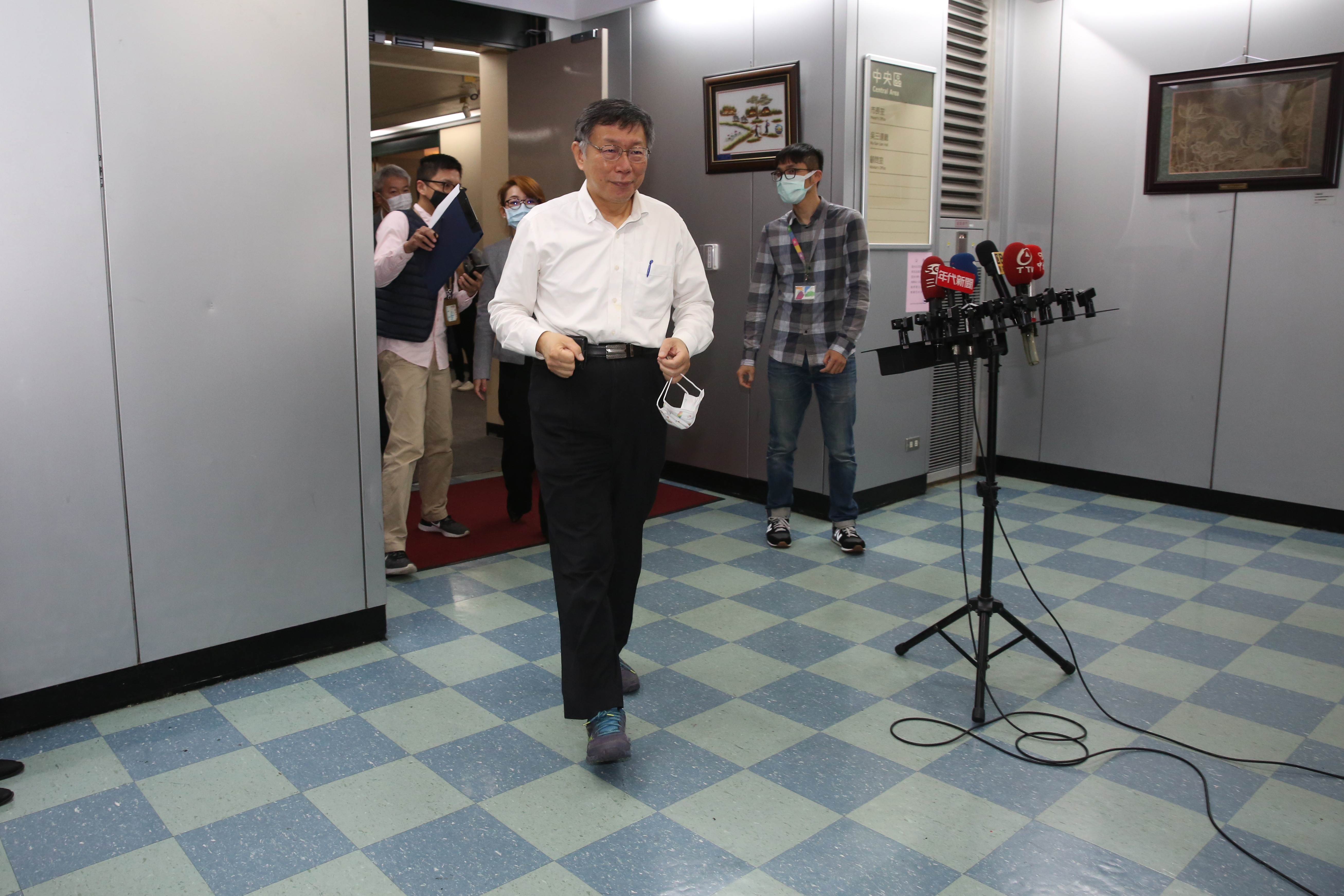 四叉貓表示，「柯文哲（圖）愛虧妹又不是新聞，這是業界都知道的祕密好嘛。」（本刊資料照）