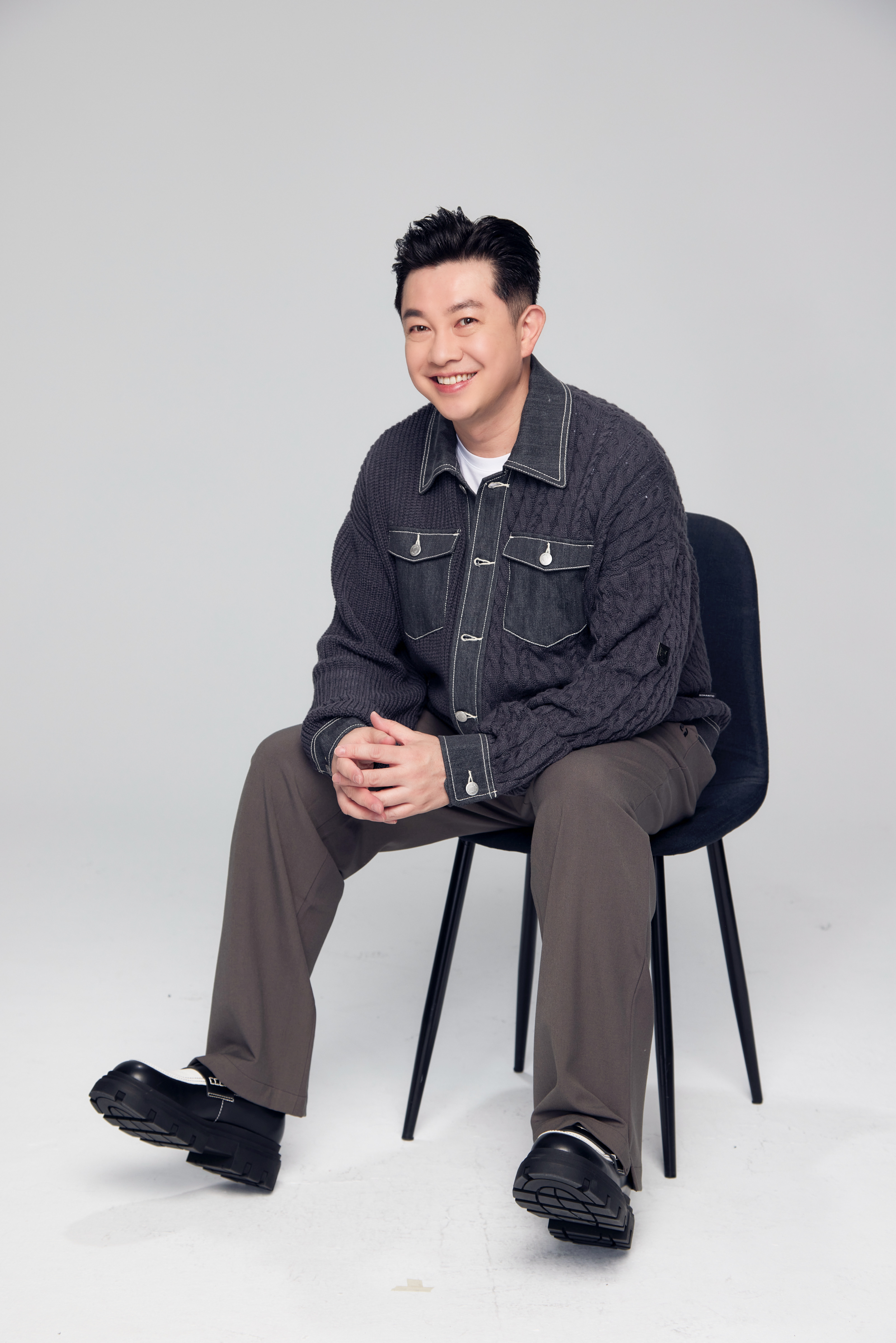 李明川50歲這年出新書。（水靈文創提供）