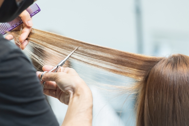 小孟老師分享立春8大禁忌，其中之一「剪頭髮」會不吉利。（示意圖，photoAC）