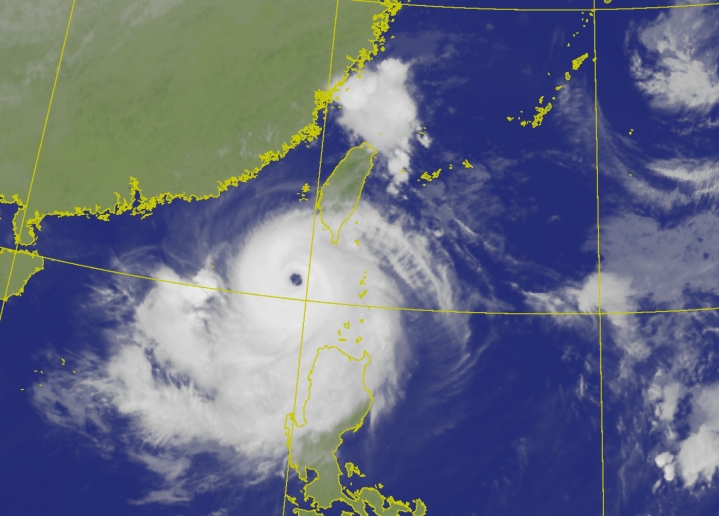 強颱山陀兒來勢洶洶。（翻攝自中央氣象署官網）