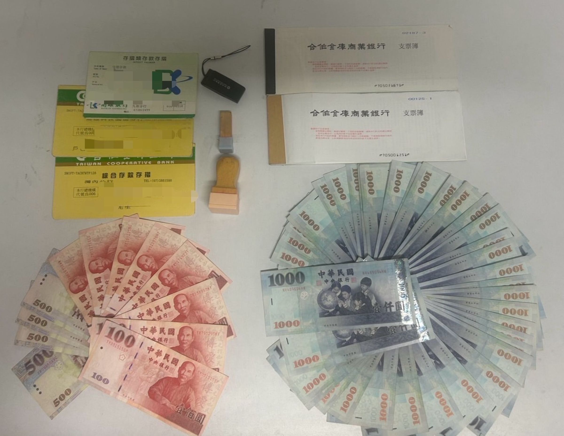 警方查扣贓證物。(警方提供)