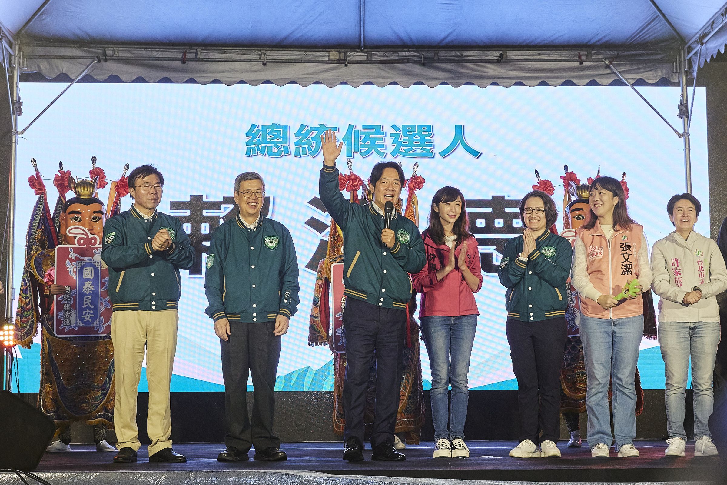 賴清德、蕭美琴替許淑華站台，吸引超過三千位民眾到場力挺。