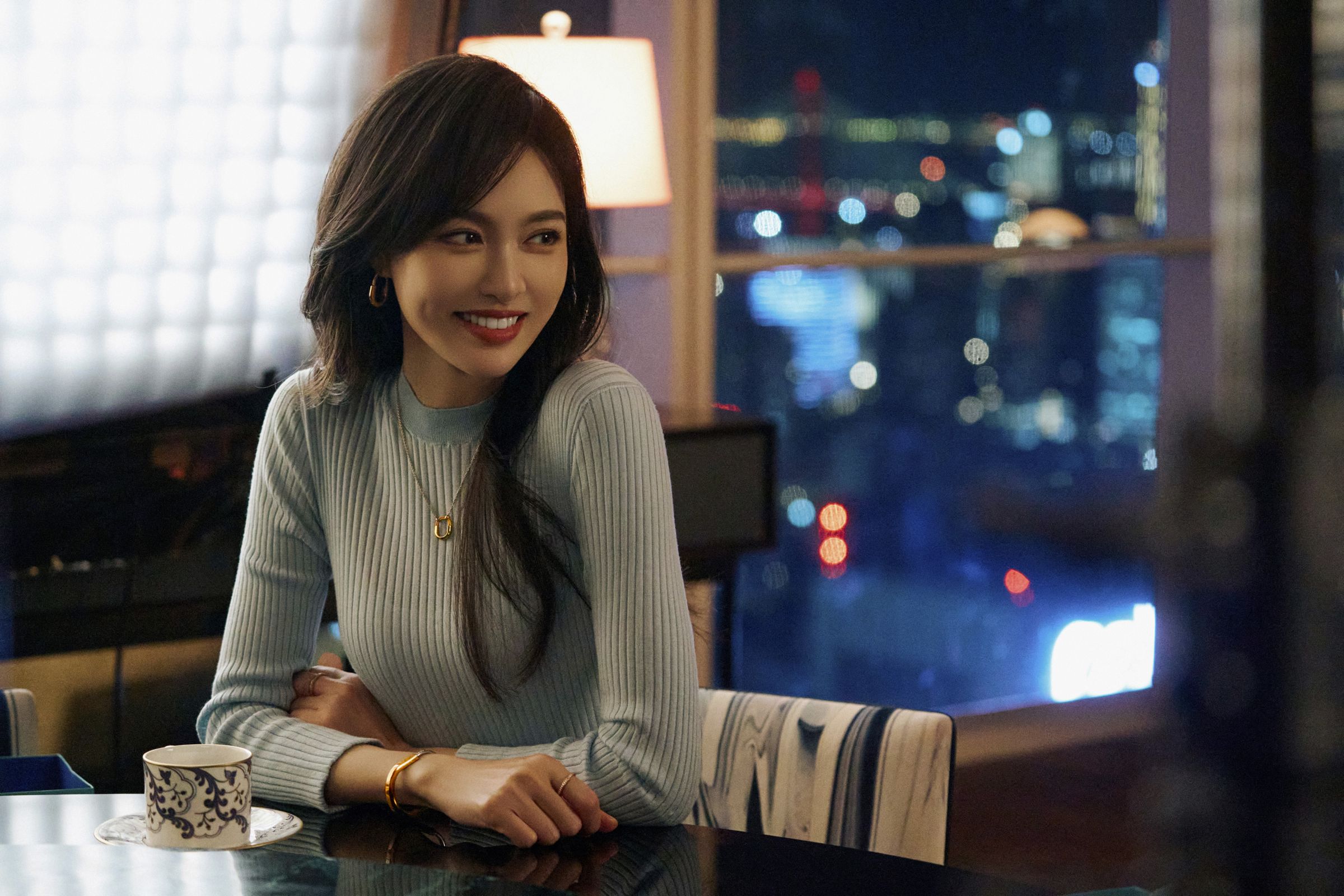 蒂芙尼大中華區品牌代言人唐嫣演出新春微電影《愛，無所不在》。（Tiffany & Co.提供）