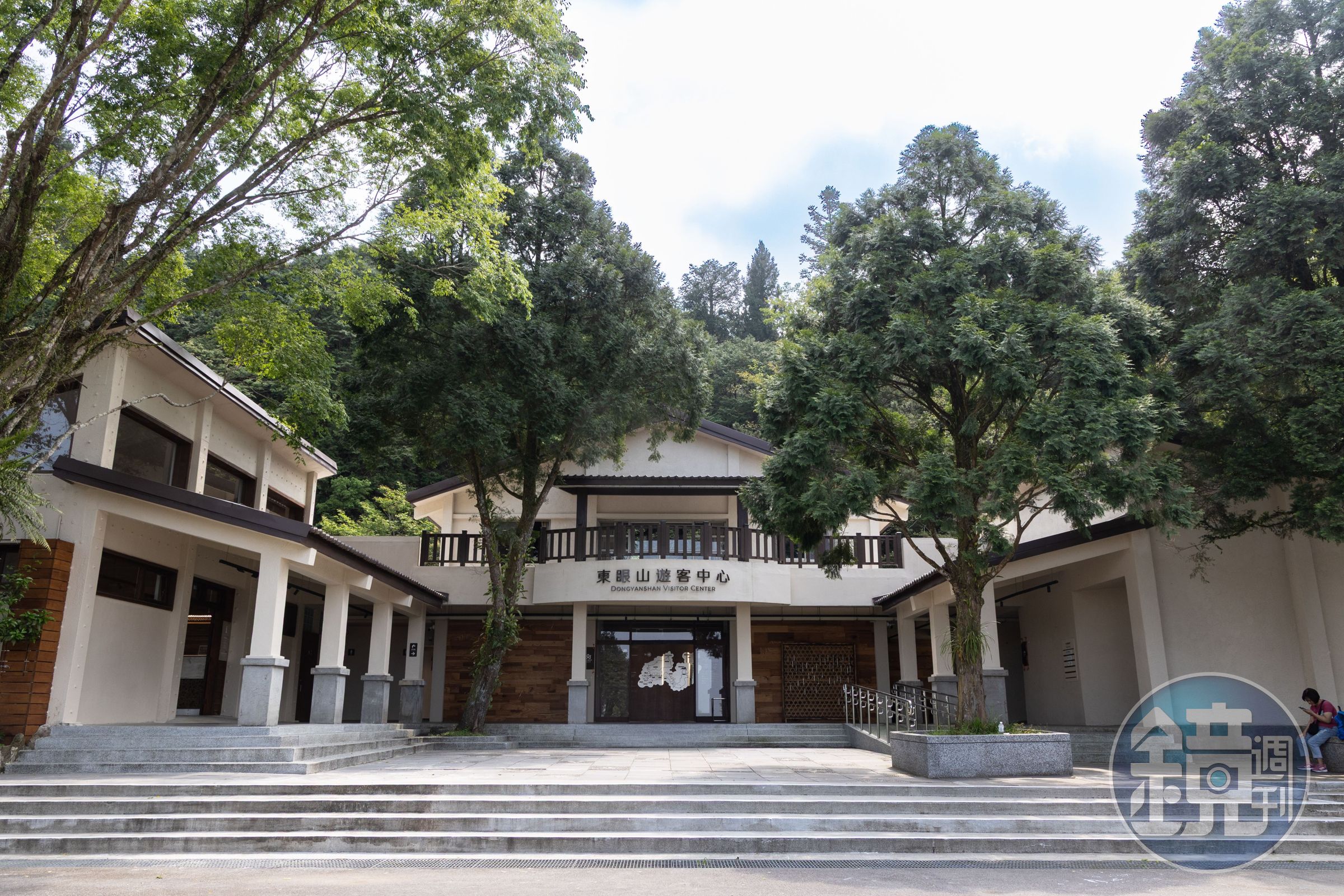 遊客中心以竹材與泰雅文化意象打造,展現山林新風貌。