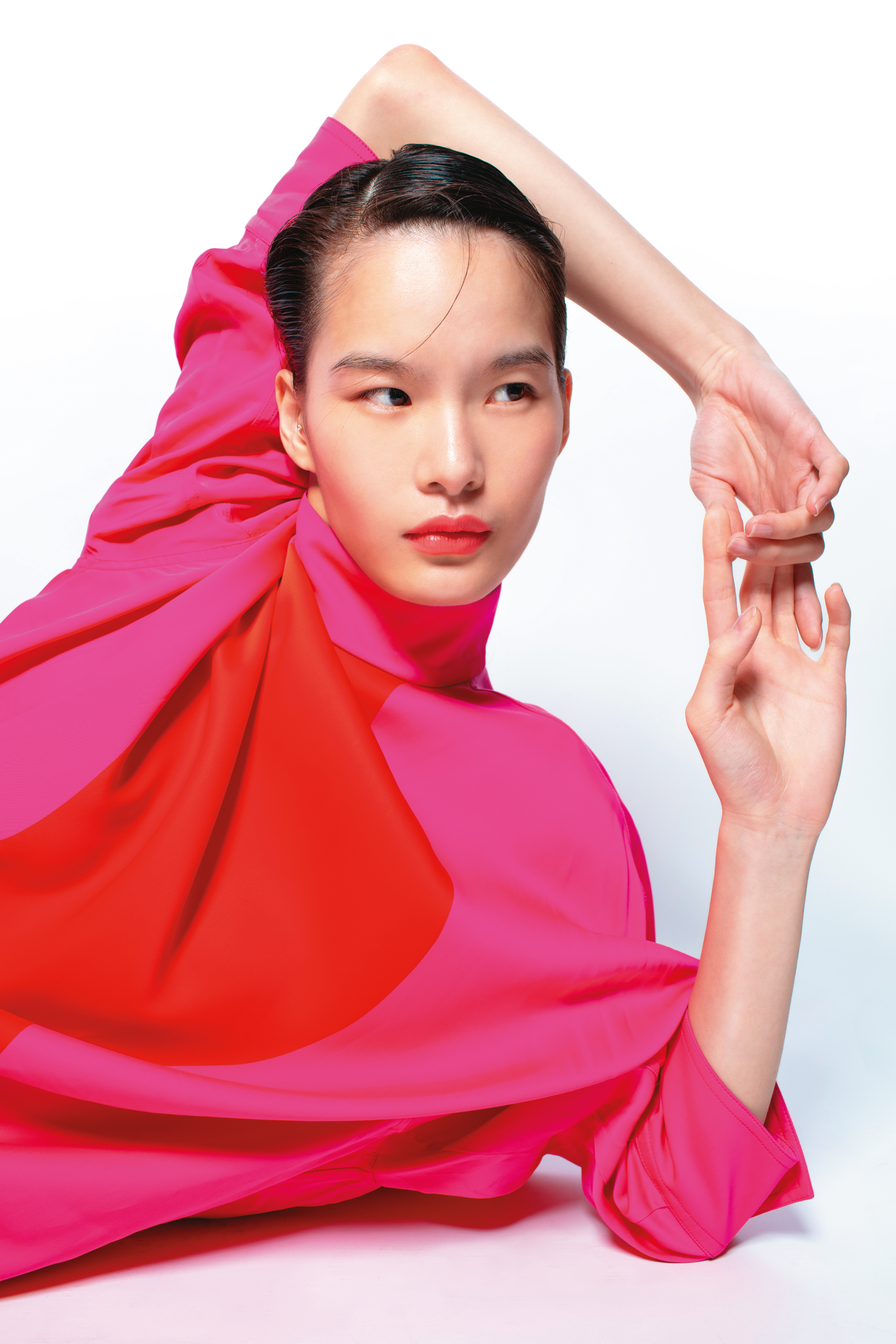 桃紅造型長洋裝 NT$82,900 by Ferragamo