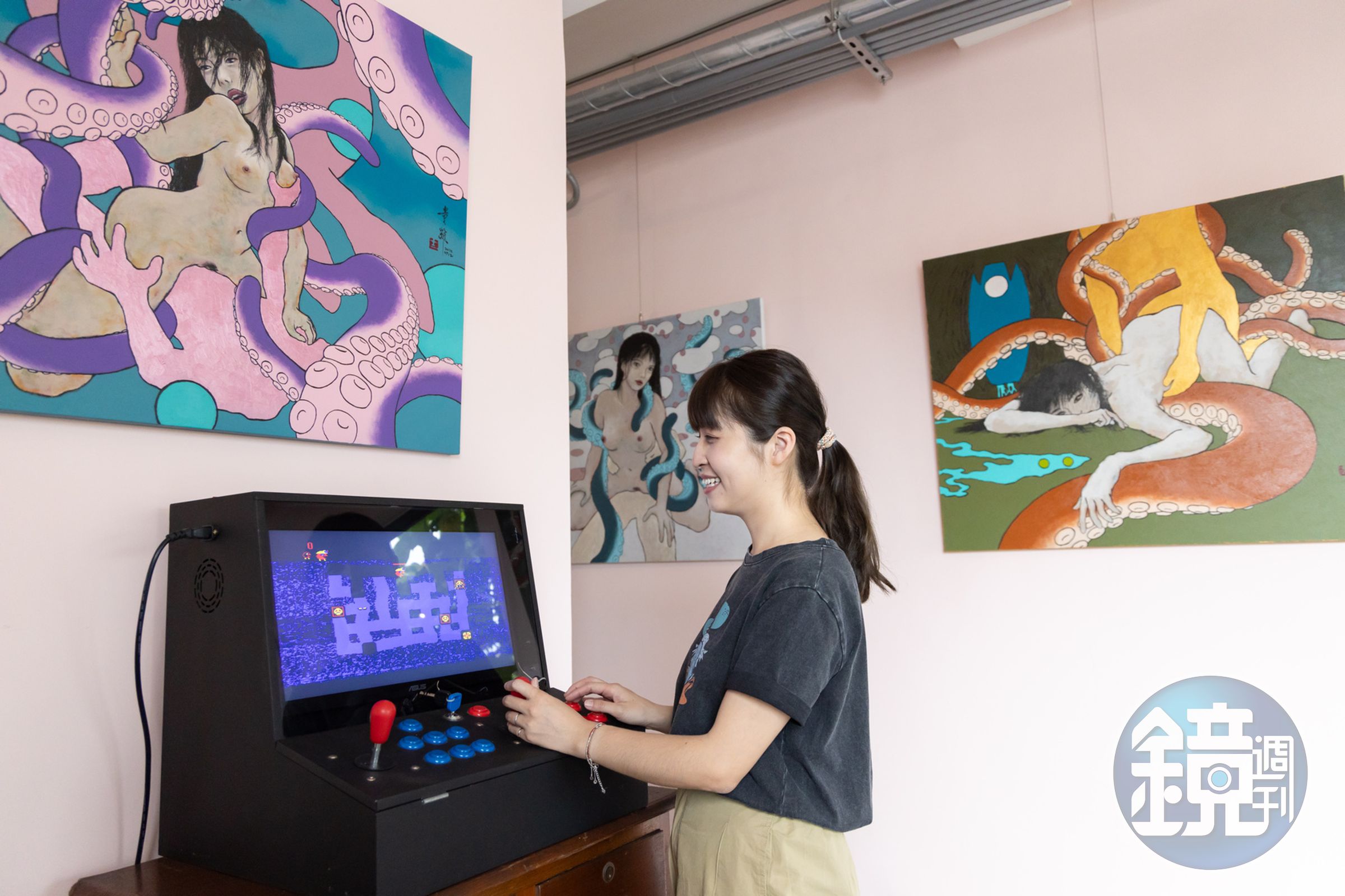 特別收藏的古老遊戲機,還能供客人使用。