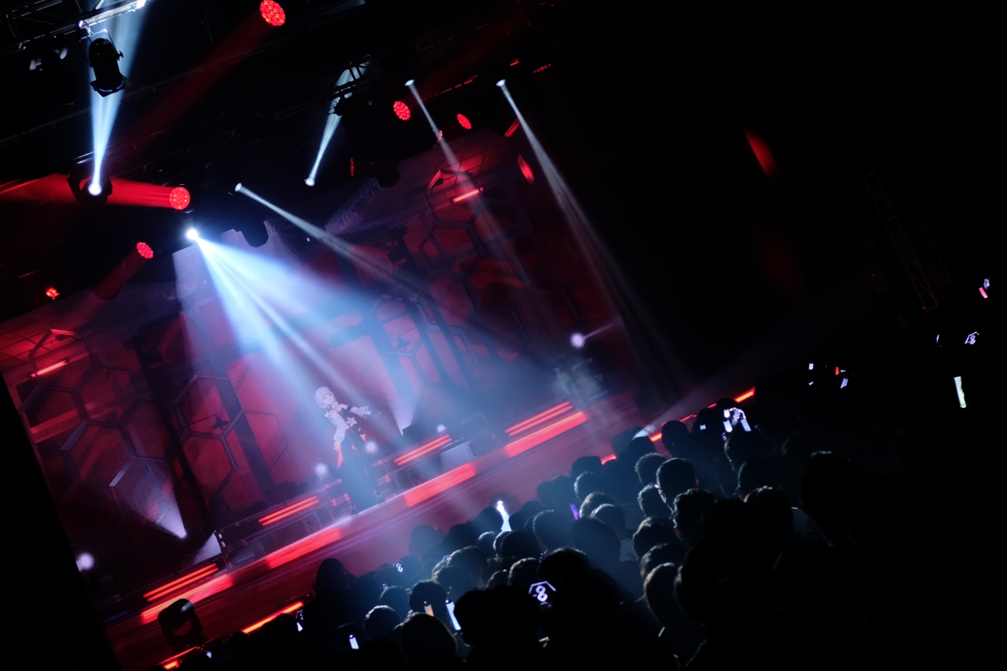 HACHI會透過直播與粉絲聊天、唱歌度過愉快又溫暖的時光。（RK MUSIC提供）