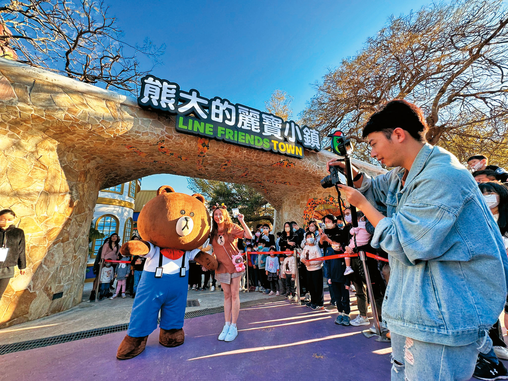 台中麗寶樂園積極開拓客源，先前與LINE FRIENDS合作打造互動遊戲區。（翻攝自麗寶樂園臉書）