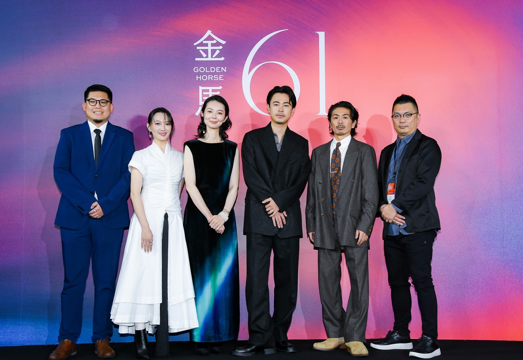 監製厨子健介(右起)率主要演員森田剛、成田凌、中村映里子、李杏出席第61屆金馬影展,左為發行商光年映畫總監王鴻碩。(金馬執行委員會提供)
