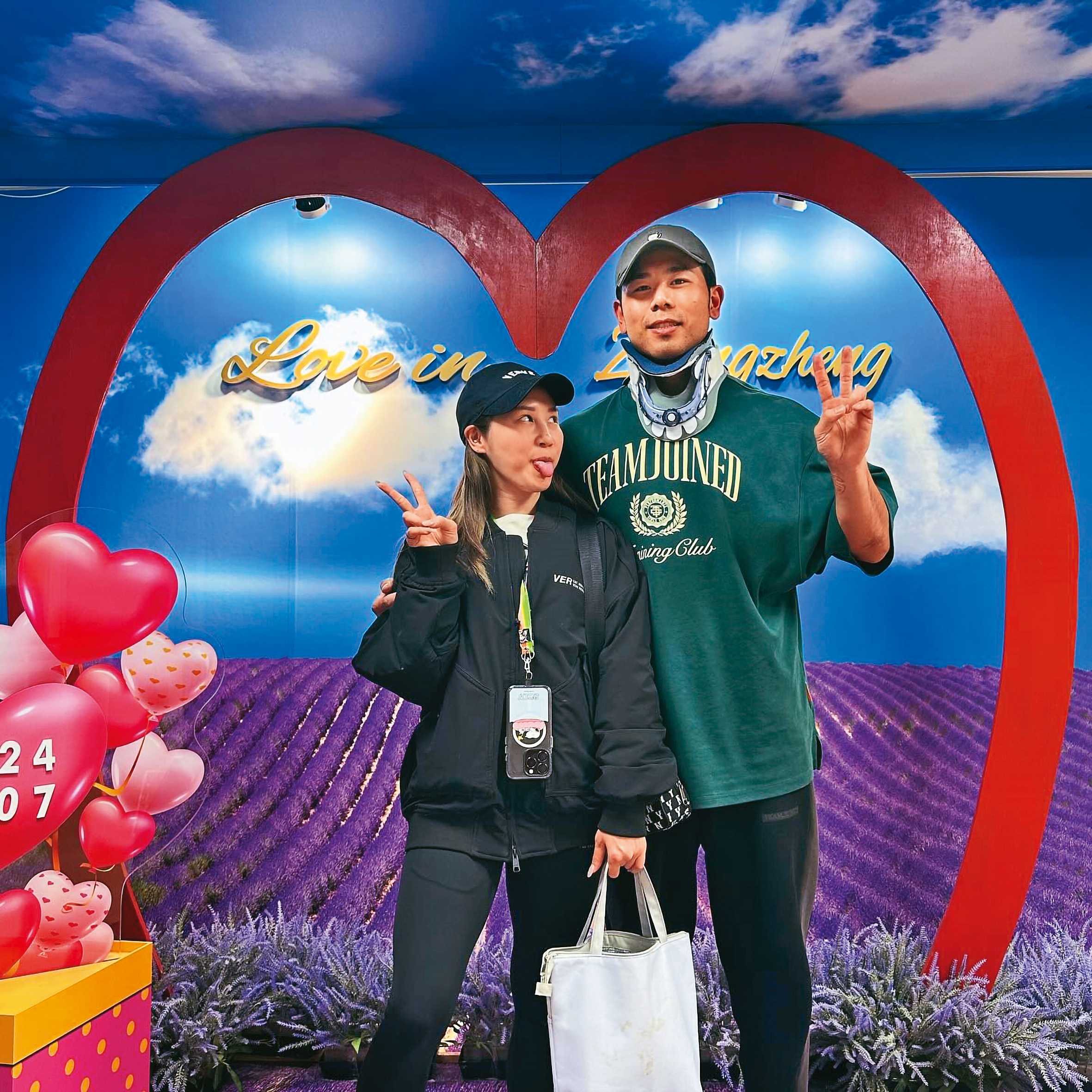 PEETA葛格（右）的前妻Alisa（右）爆出在大軍慫恿下，向警方檢舉PEETA葛格持有大麻。（翻攝自PEETA葛格臉書）