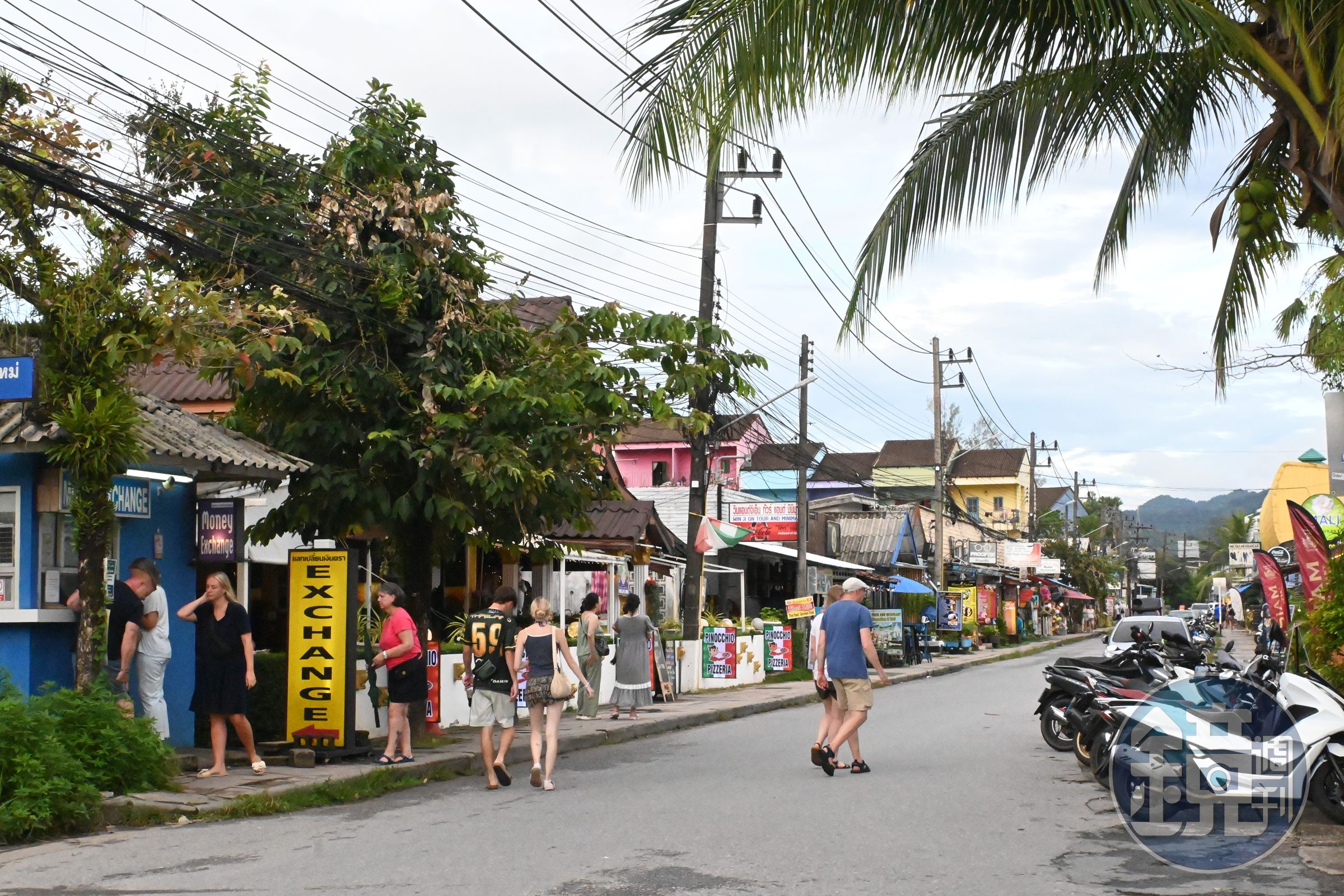 Chai Hat Bang Niang Road路上小店與餐廳林立，好吃又好逛。