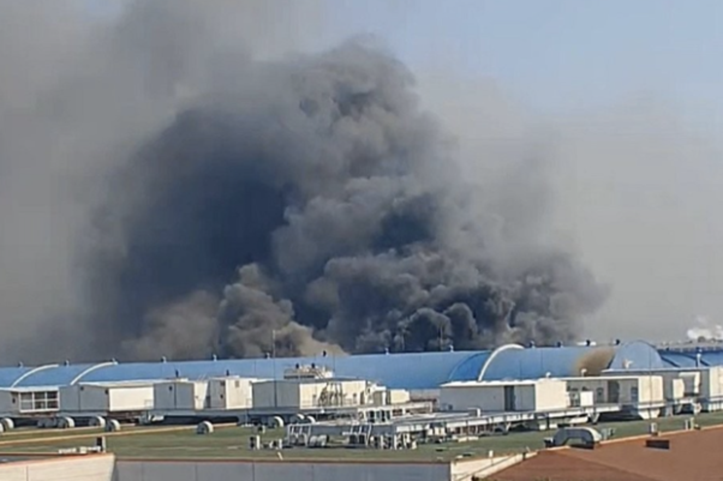 這場火災目前已造成44人受傷，其中包括20名重傷者及22名輕傷者。（翻攝自X）