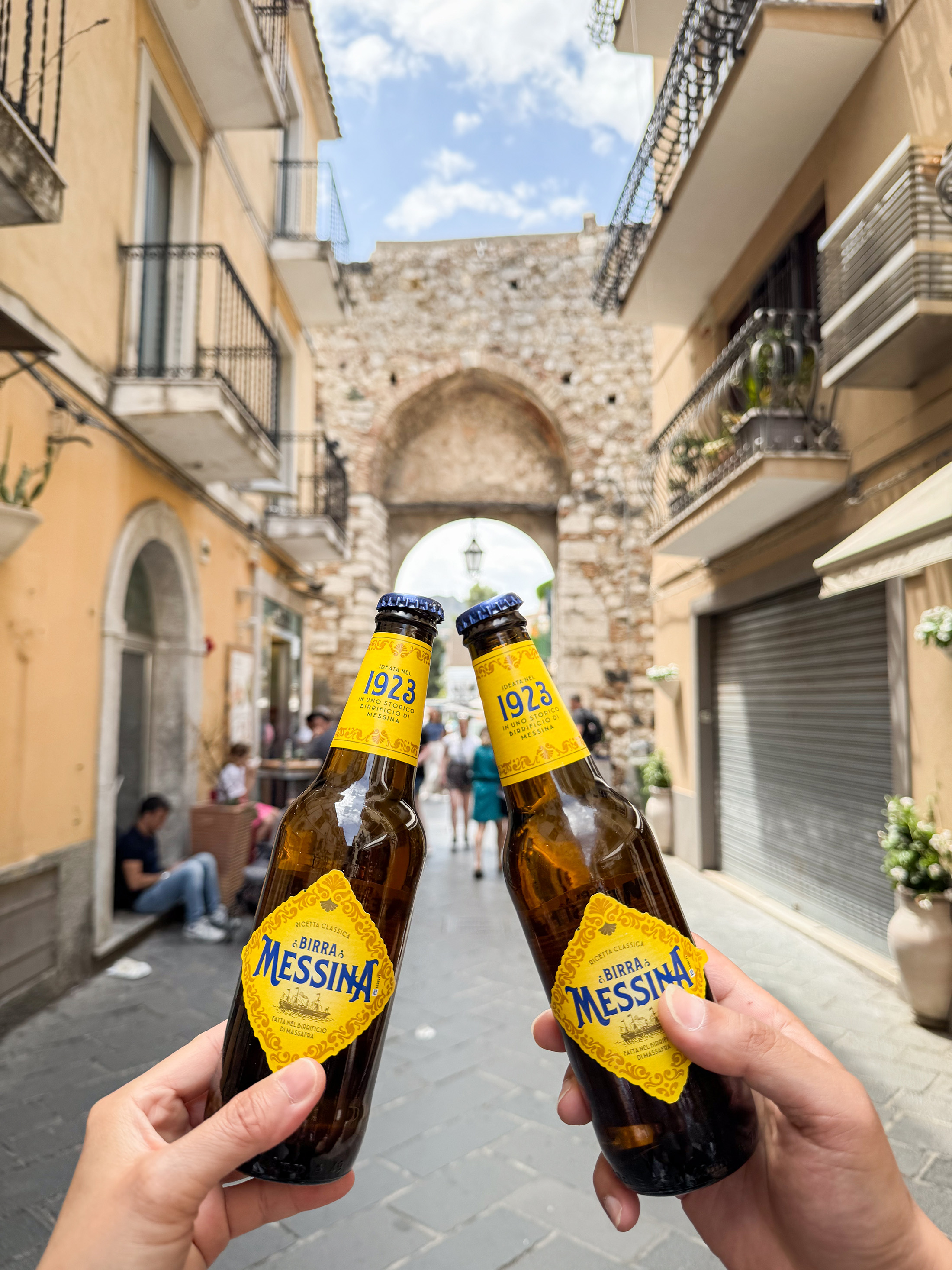 來到西西里島可品嘗帶著淡淡香氣、口感清爽的在地啤酒「Birra Messina Beer」。(4歐元/瓶,約 NT$141)