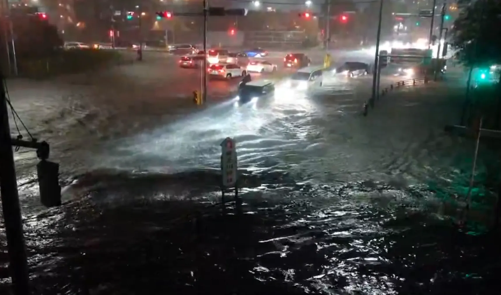 千葉暴雨奪13命！救援失蹤60多歲男確認罹難　逾2300棟房屋遭淹