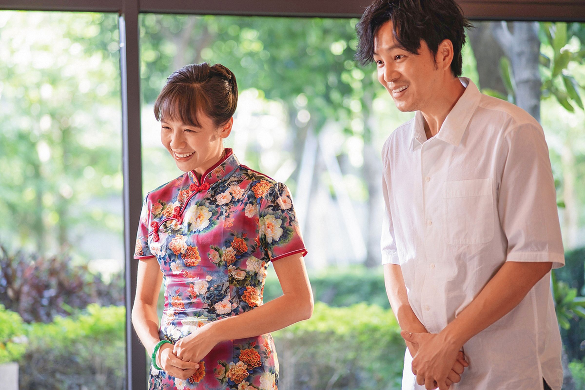 黃姵嘉（左）和張書偉（右）合作《我的婆婆怎麼那麼可愛》頗獲好評。（公視提供）