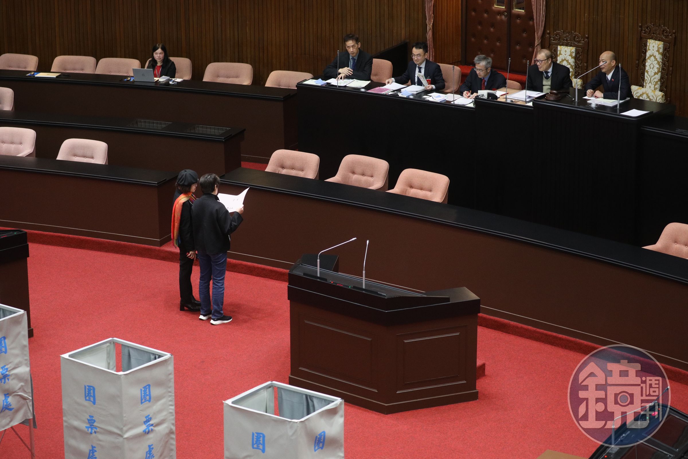 黃珊珊發現投錯票後立刻向韓國瑜反映、希望補救，但最終該票仍依推定入匭。
