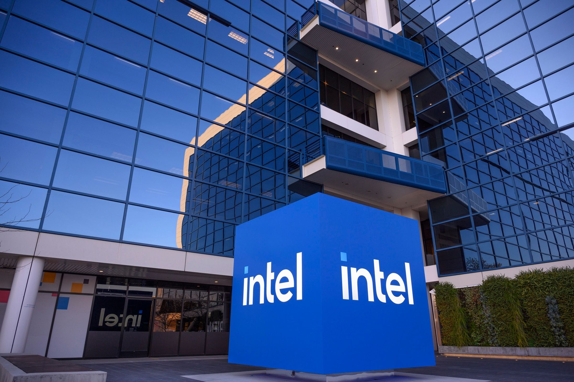 英特爾12月26日正式證實Kiryat Gat工廠的擴建計畫。（翻攝自臉書＠Intel）