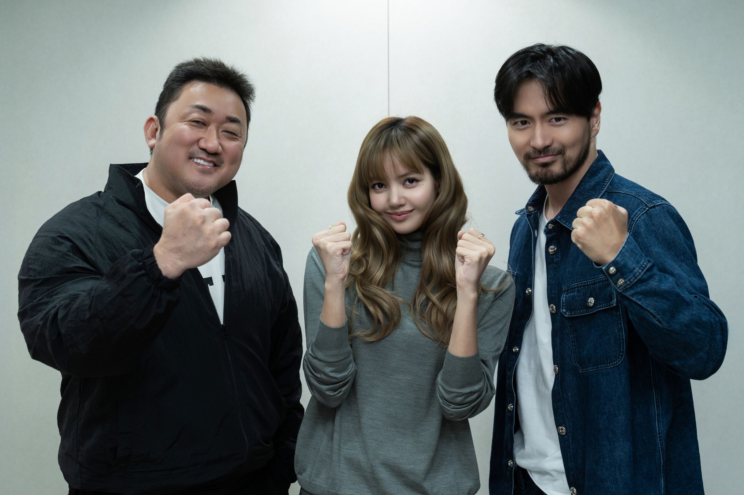 馬東石(左起)、Lisa、李陣郁一起宣佈開拍新片《TYGO》,並延伸為《驚天營救》的世界觀。(Netflix提供)