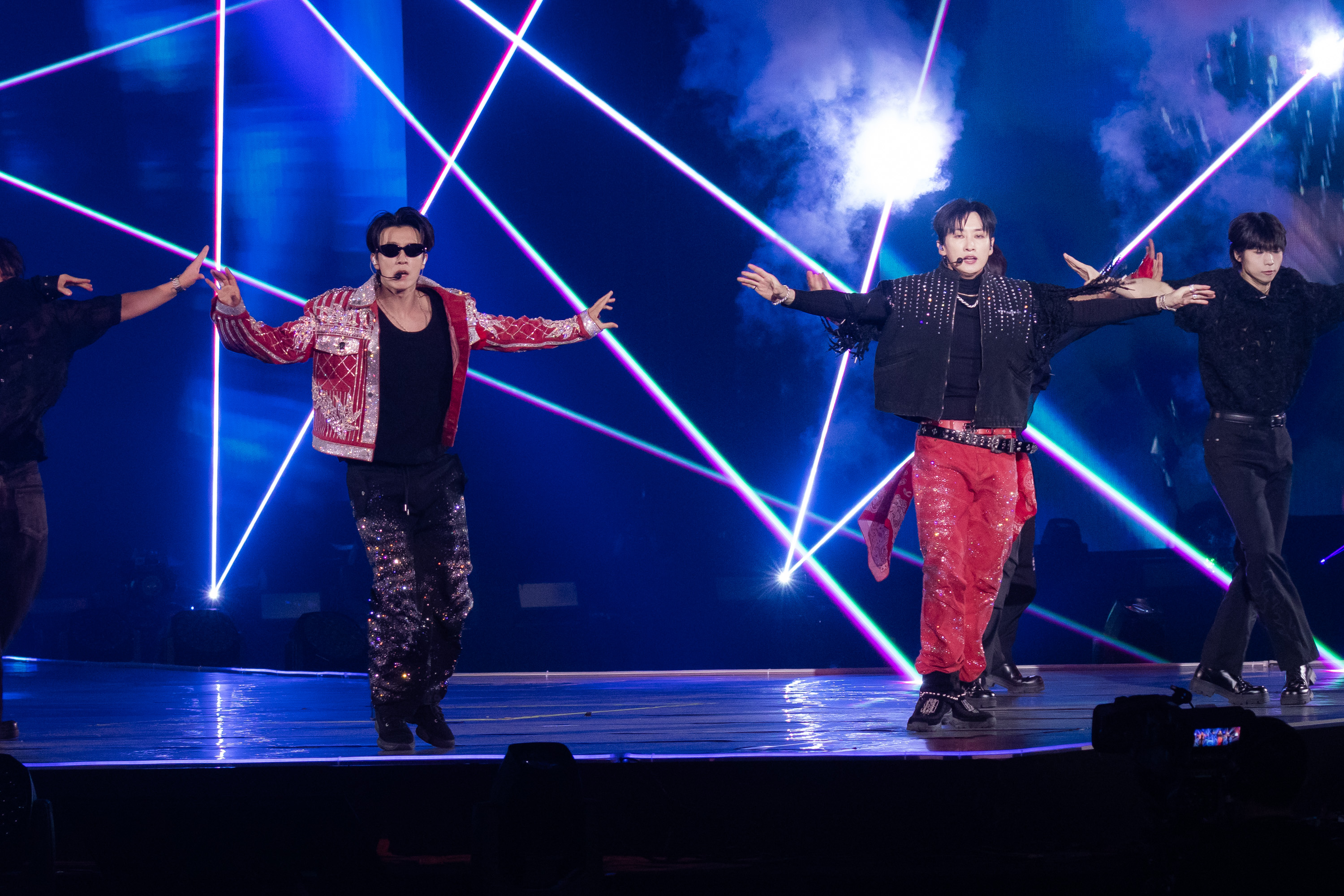 銀赫與東海自爆在Super Junior大隊演唱會話比較少，還是在D&E可以跟大家多講一些話。（COME ON JKSSP提供）