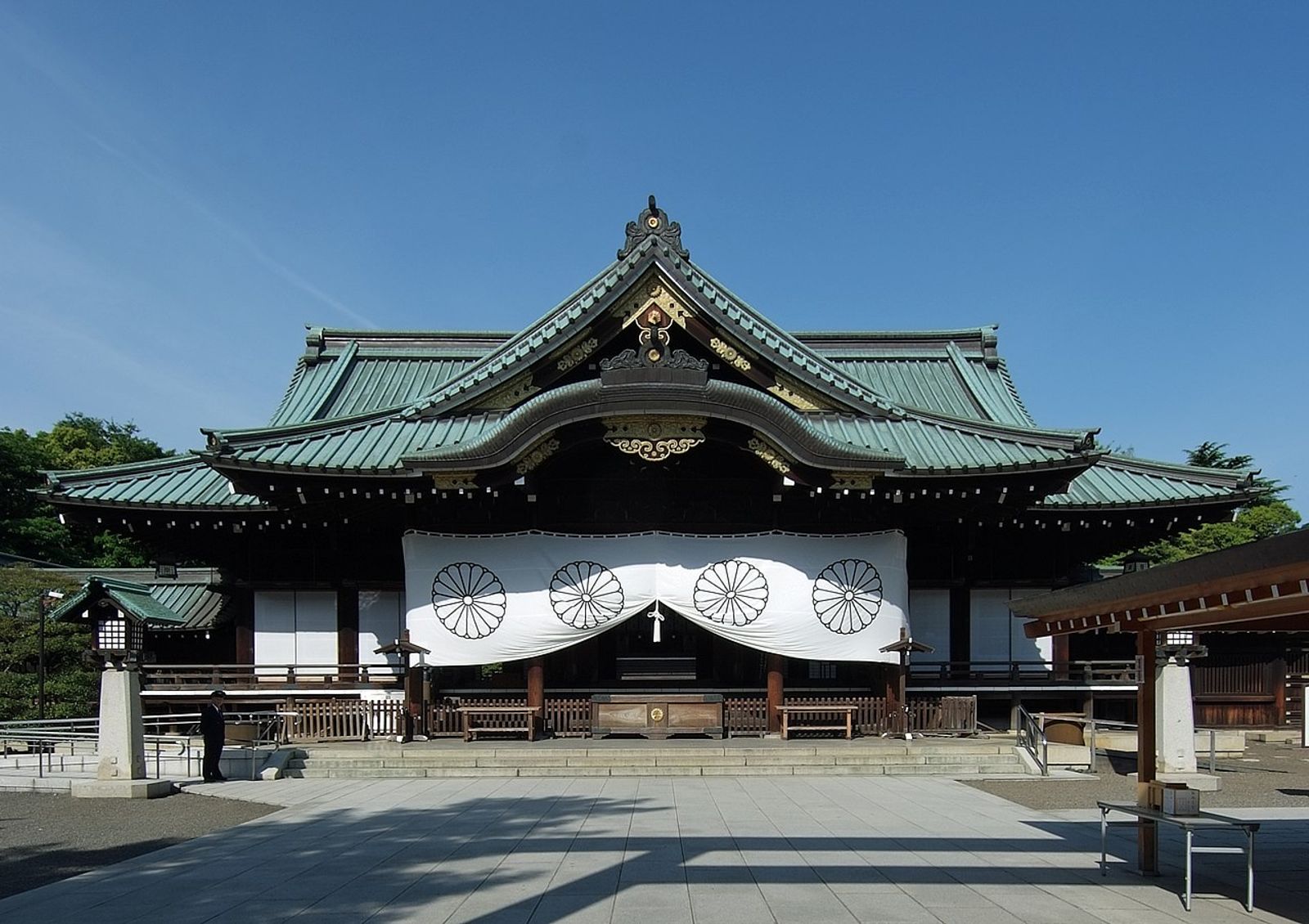 終戰81週年!小泉進次郎參拜靖國 高市早苗不進神社「改以總裁名義奉納玉串料」