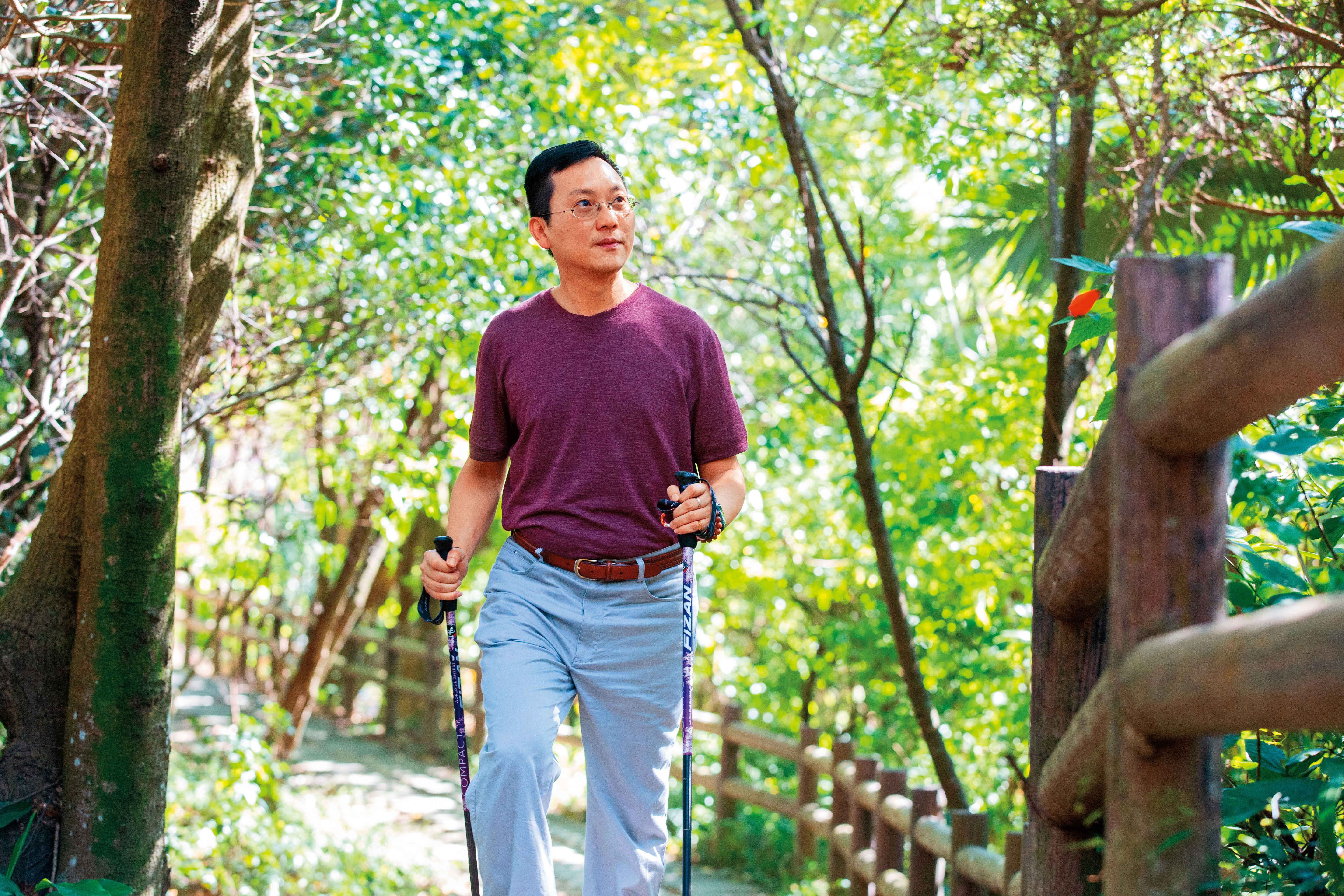 在法人圈操盤十餘年的周鼎松，現在過著半退休生活，熱愛登山。