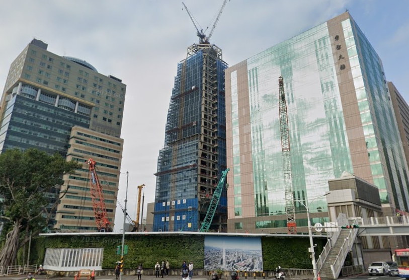 標下台北市議會舊址地上權案之知名建商「金毓泰」，涉及詐貸逾5億元。（翻攝自google maps）