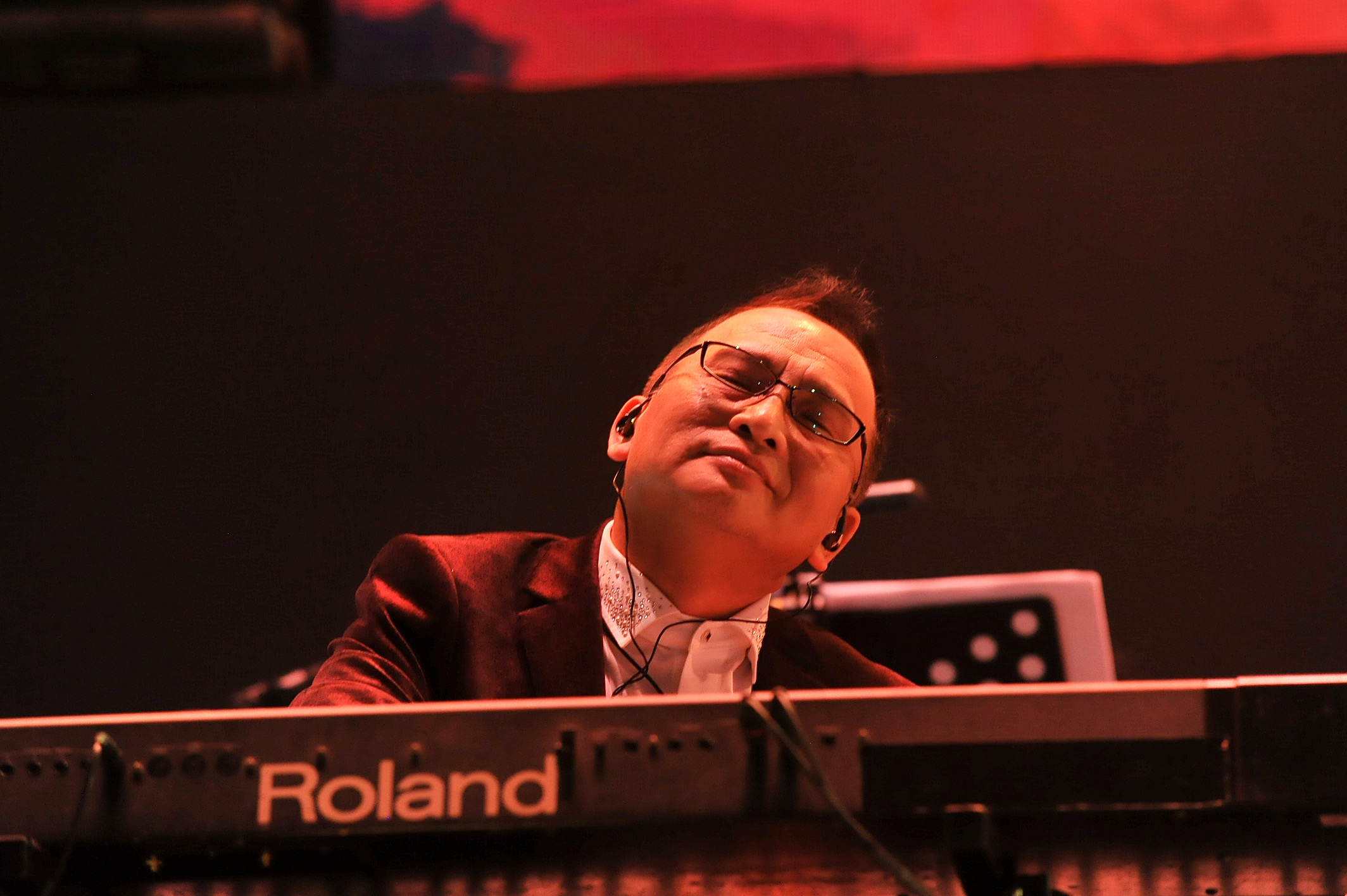 孔鏘挺病體，也要為「鑽石舞台之夜」演唱會伴奏。（萬星傳播提供）