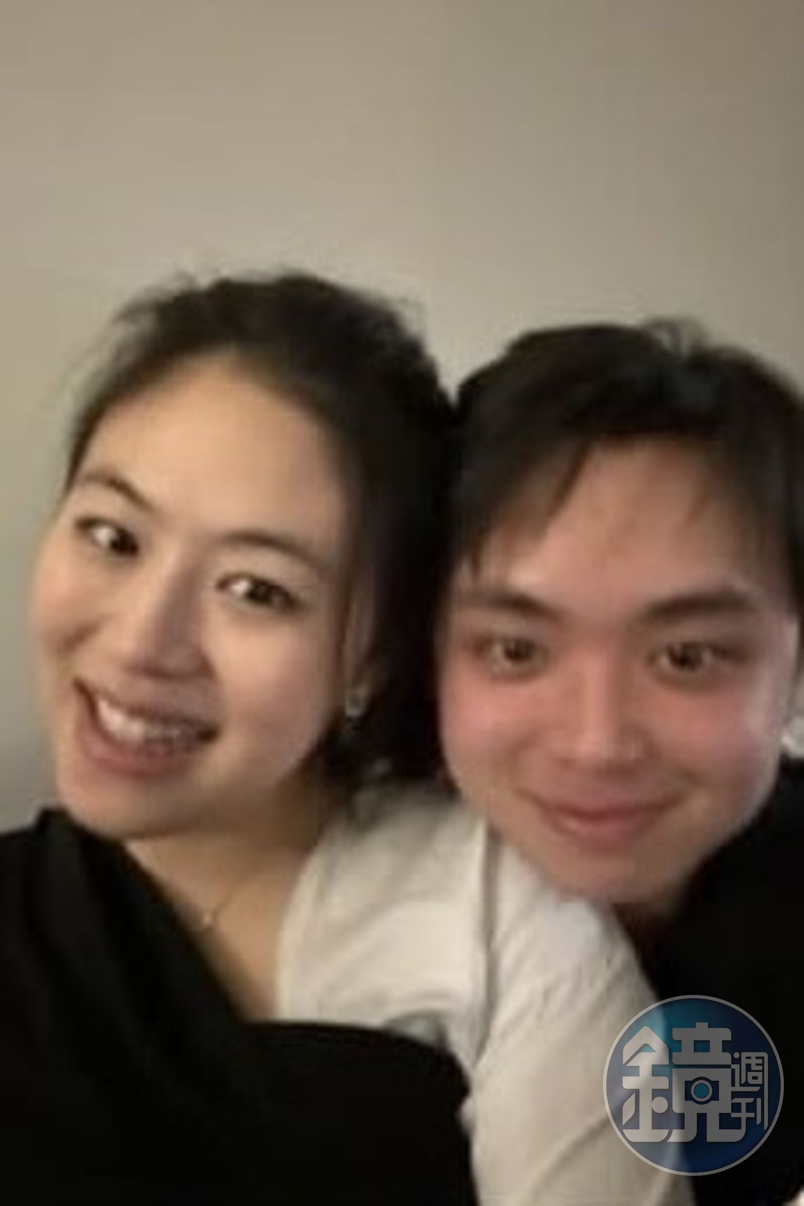 安安（左）與旅美大提琴家林恩俊（右）戀愛ing。（讀者提供）