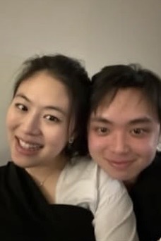 安安（左）與旅美大提琴家林恩俊（右）戀愛ing。（讀者提供）