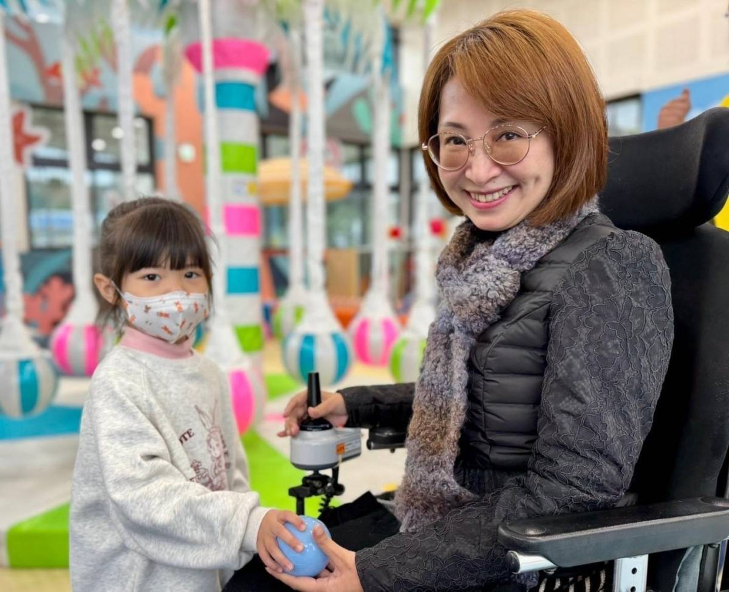 社會處楊玉欣處長表示,期盼提供孩子們人際互動、和諧學習的成長環境,樂園內也找來銀髮族營運團隊,讓基隆成為一個老中青共融的幸福有愛城市。