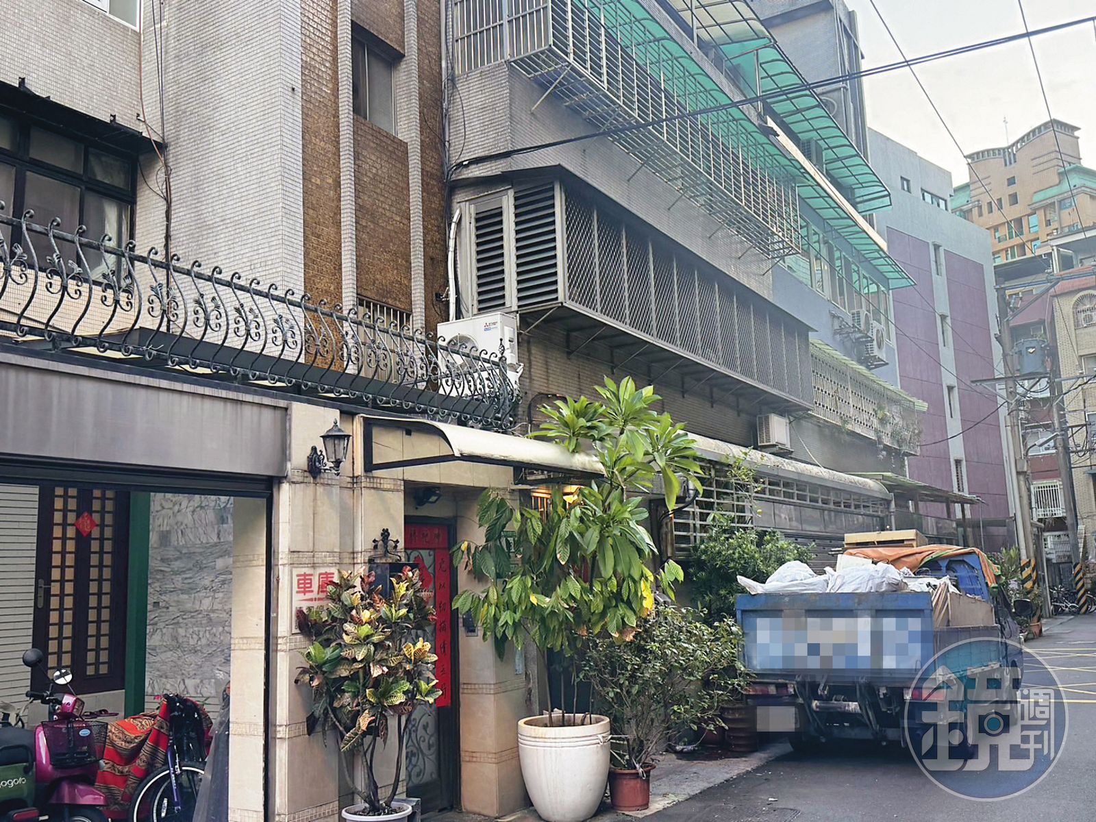 何妤玟媽媽和妹妹租屋處位於台北天母的公寓