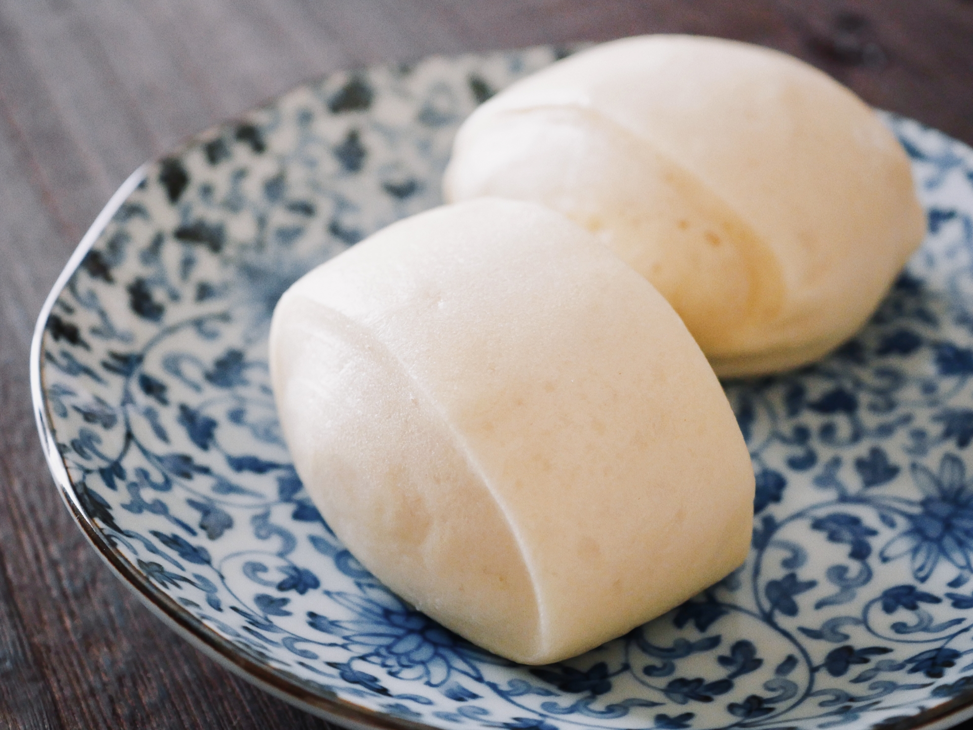 台北一家早餐店招牌十分逗趣,將經典詩句結合日常用語,引發網友熱議。(示意圖,photoAC)